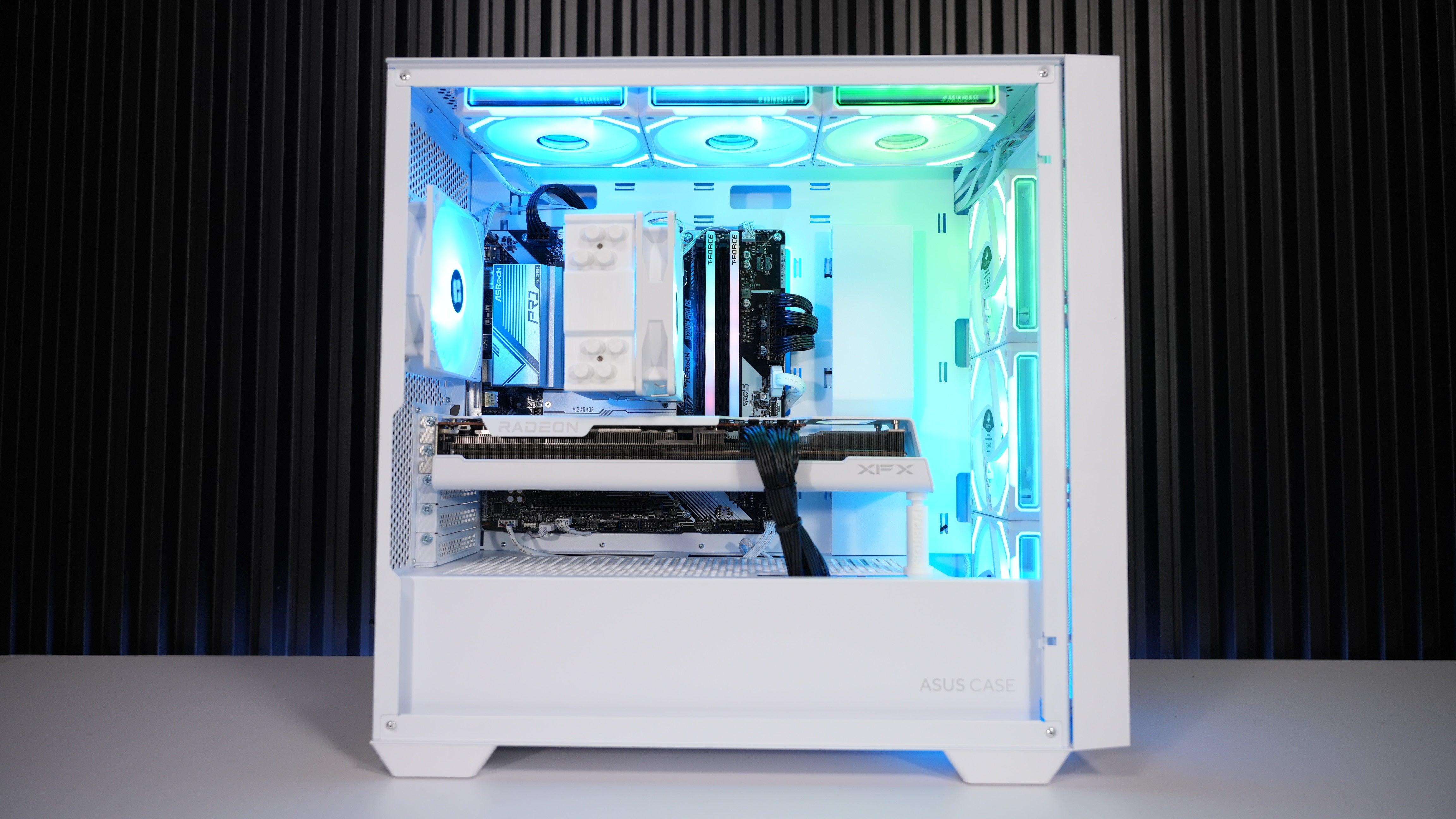 Intel i7 12700K + RX 7800XT Gaming/Streaming PC