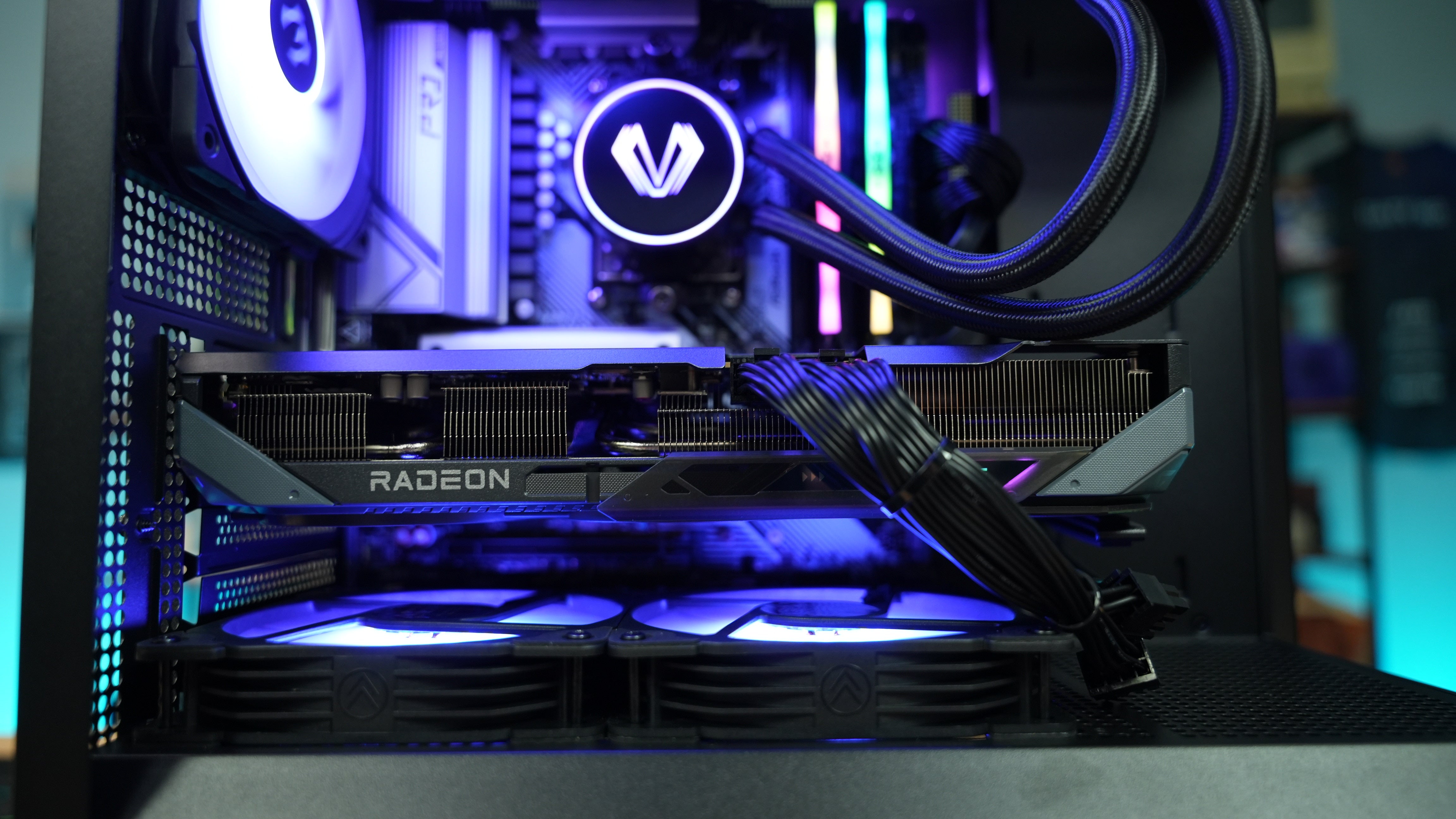 Professional Streamer PC - Ryzen 5 9600X + RX 9070