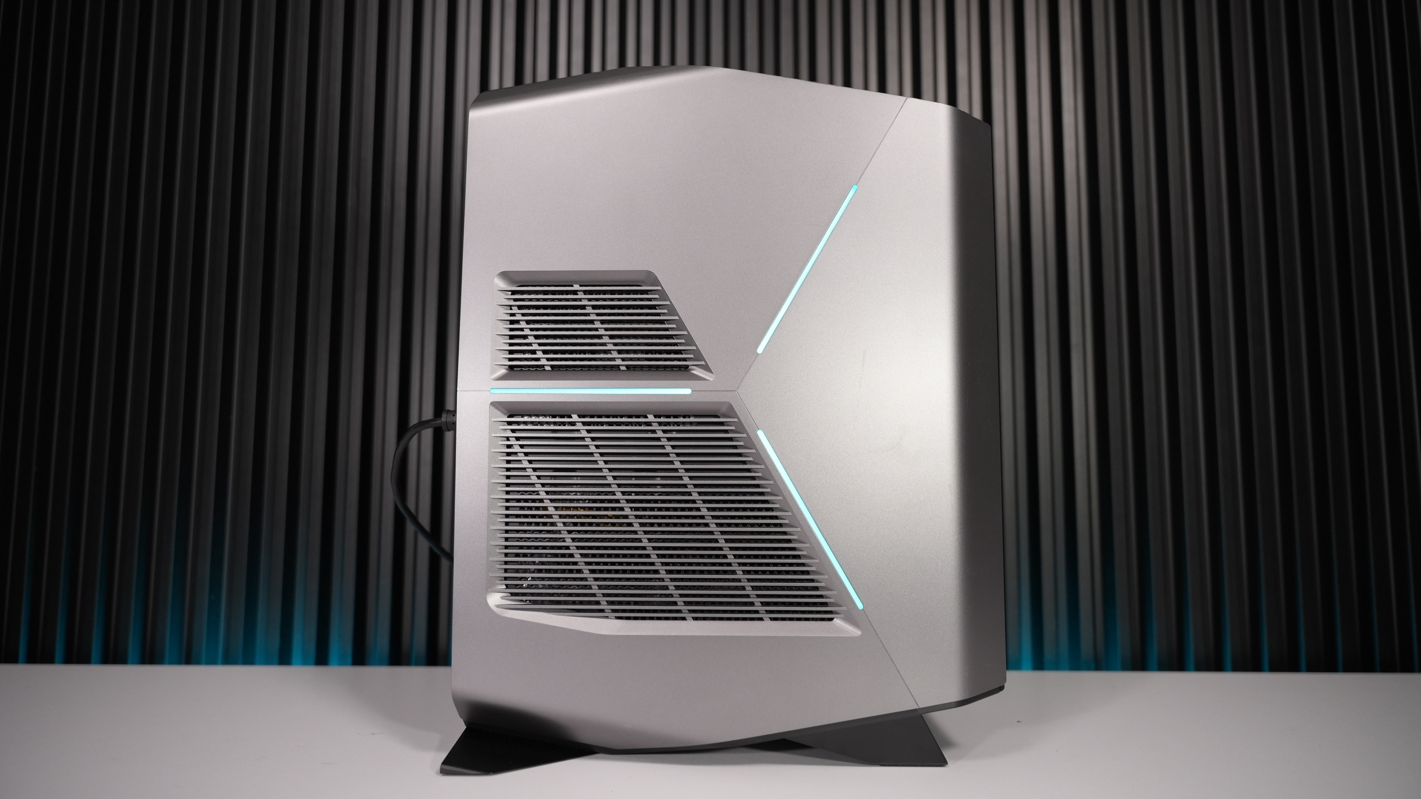 Intel i7 8700K + GTX 1080 Ti Gaming PC