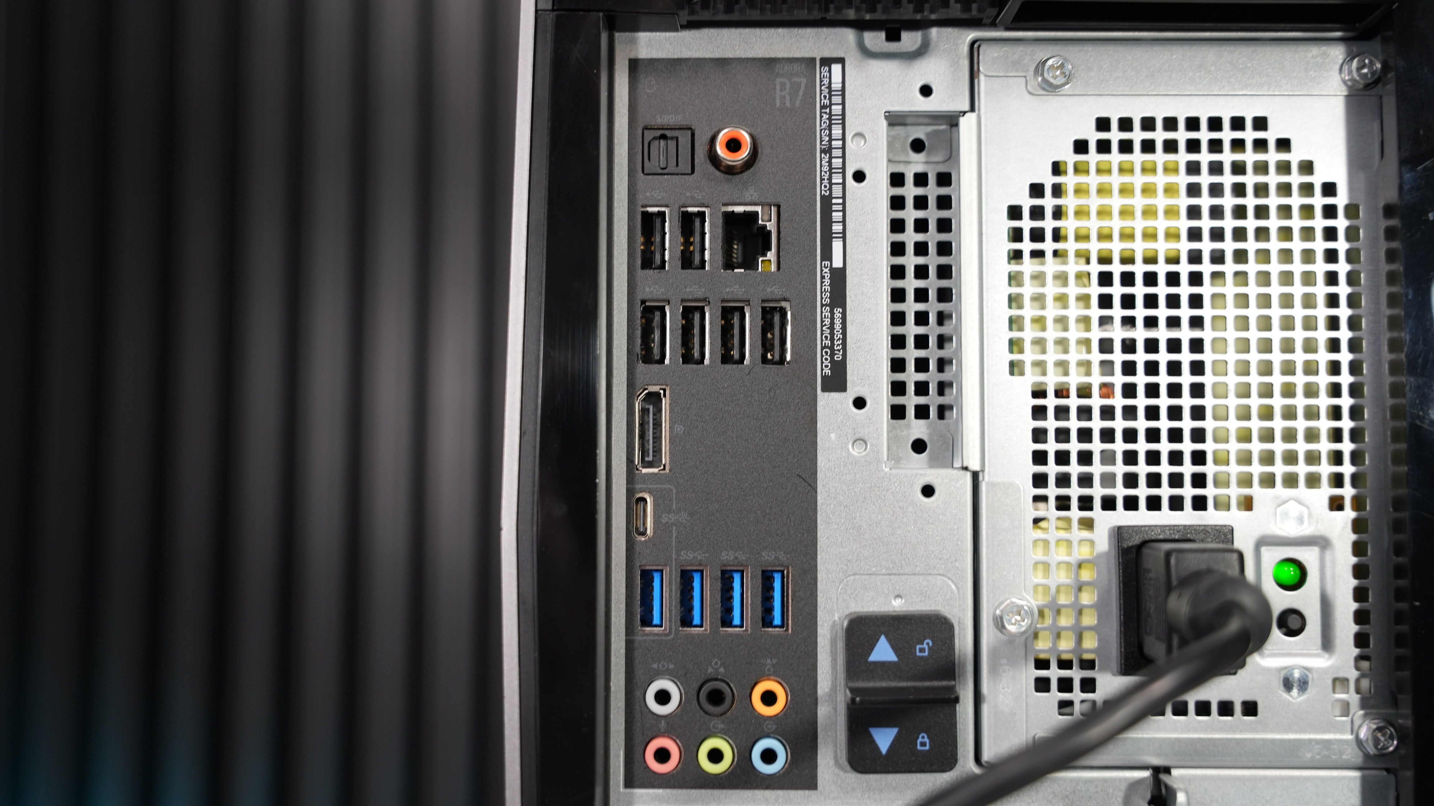Intel i7 8700K + GTX 1080 Ti Gaming PC