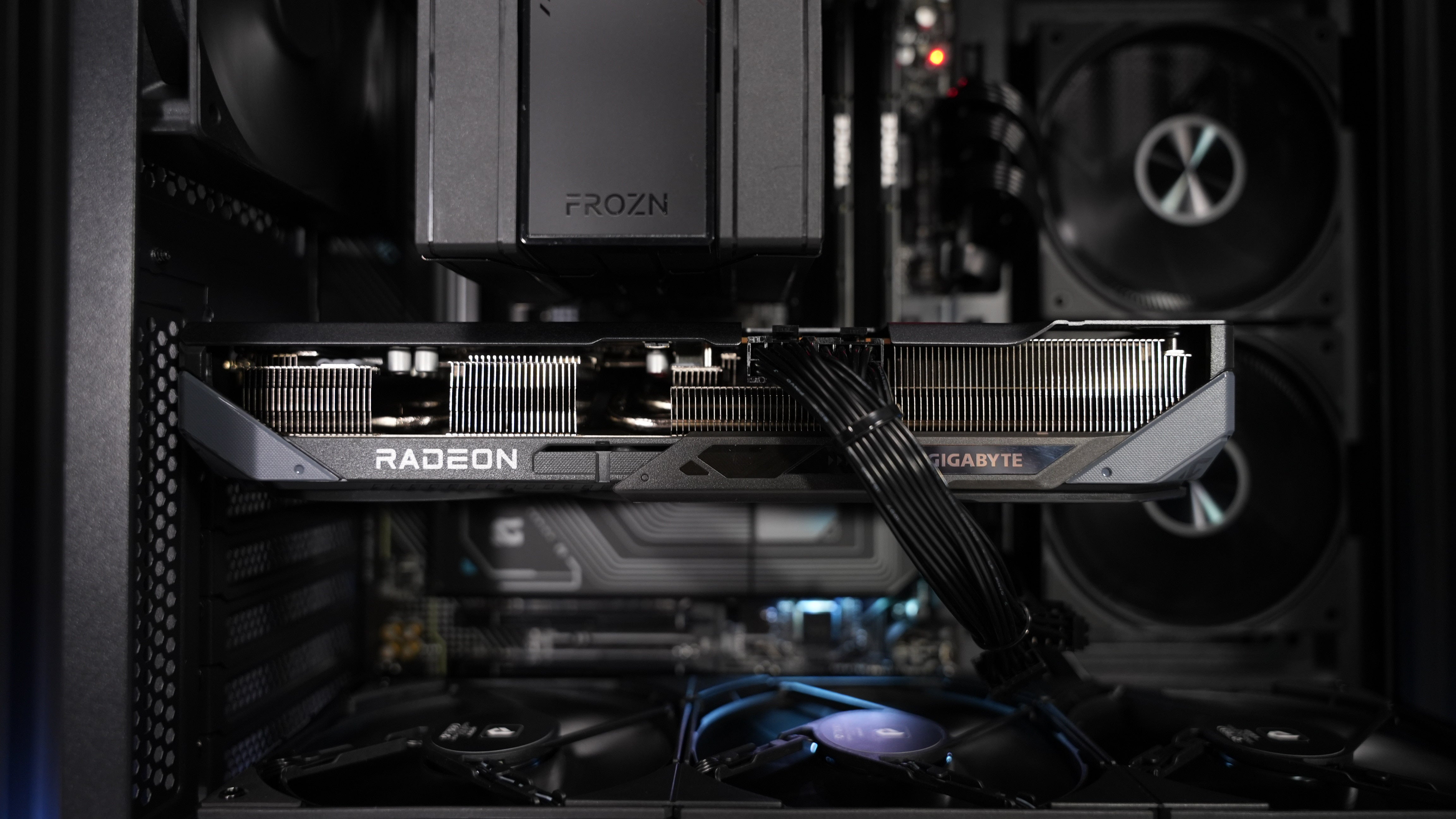 Ryzen 5 9600X + RX 9070 Gaming/Streaming PC