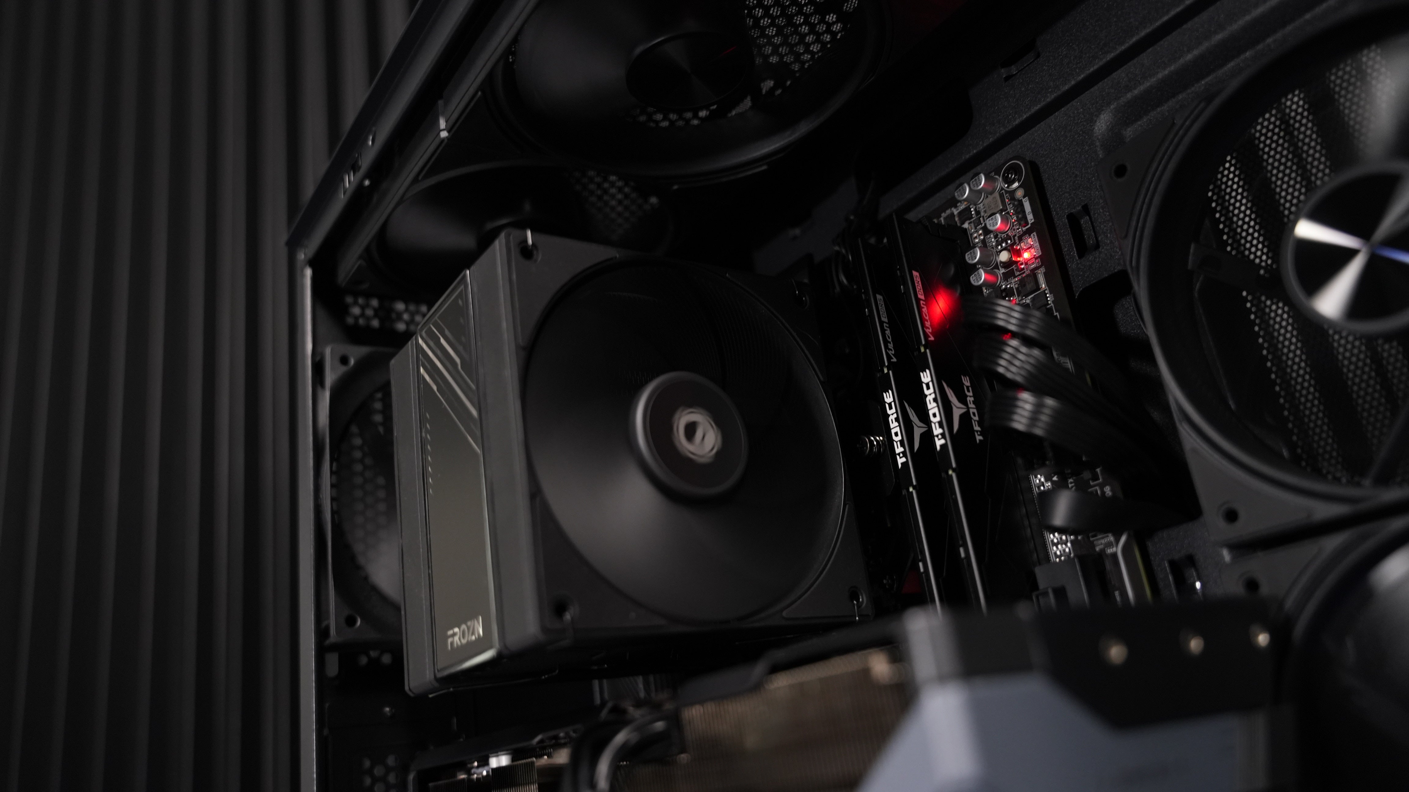 Ryzen 5 9600X + RX 9070 Gaming/Streaming PC