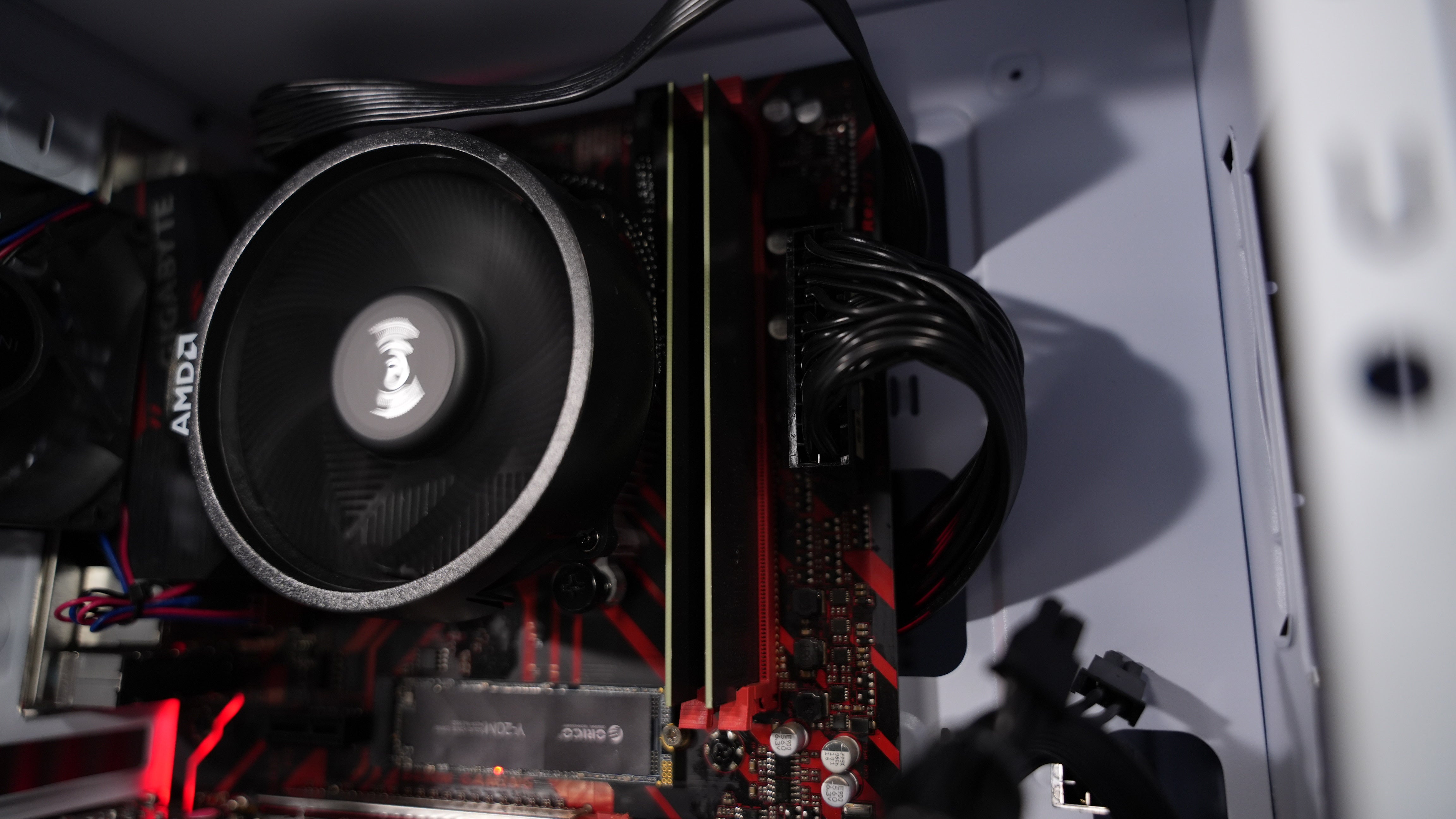 Ryzen 3 3200G + GTX 1060 Budget Gaming PC