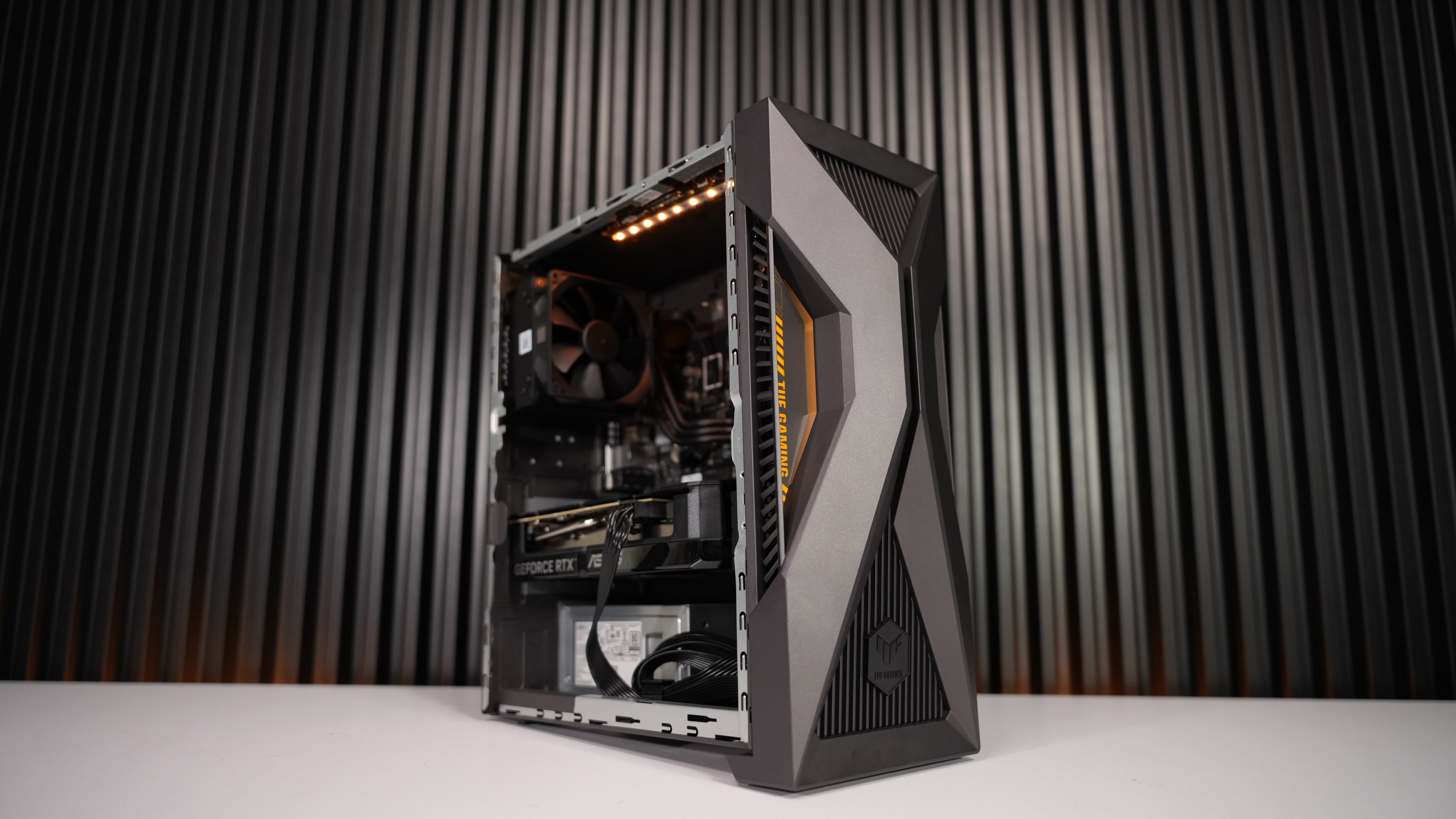 Intel i7 13620H + RTX 5060 Ti Gaming PC