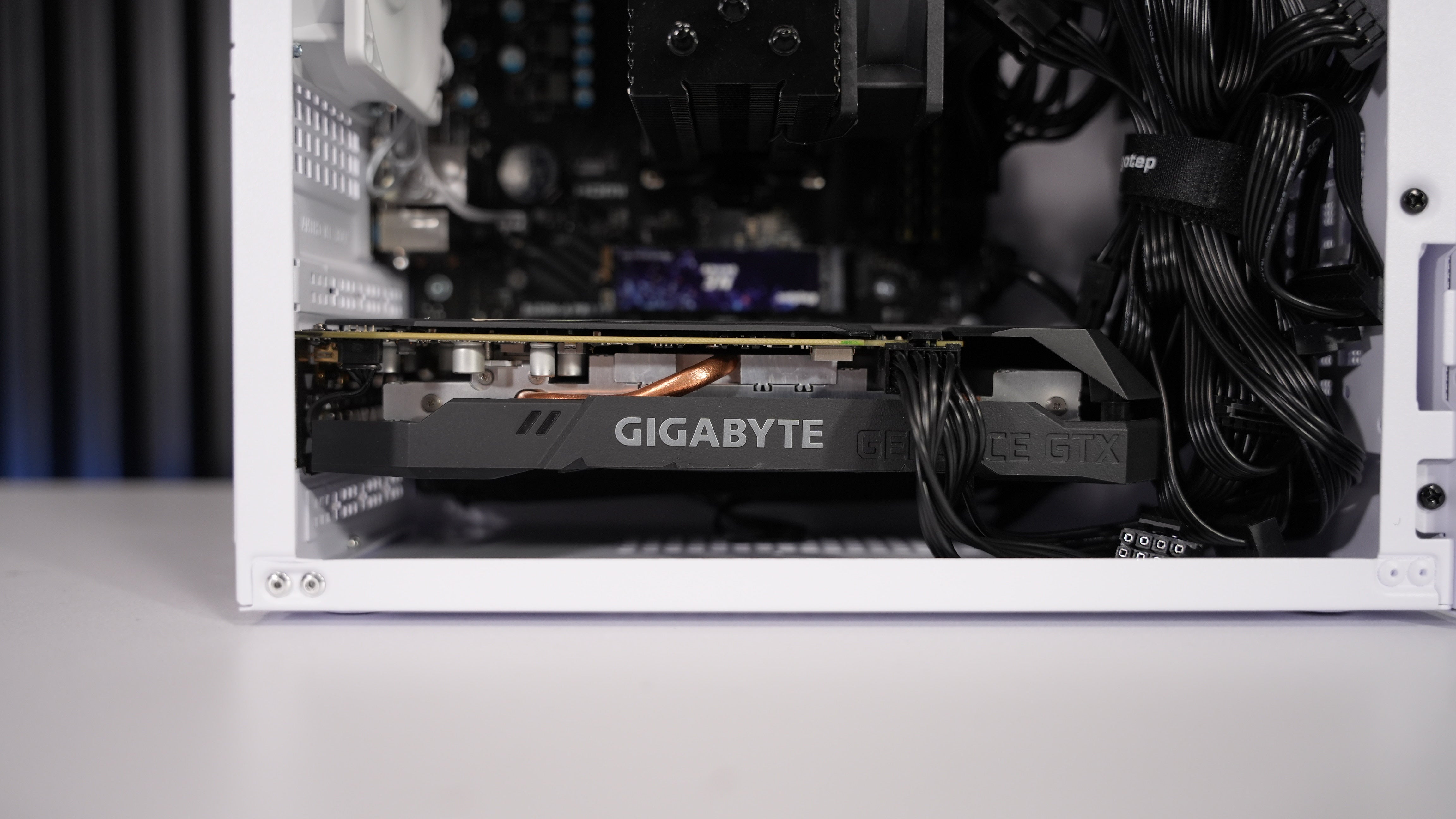 Ryzen 5 2600X + GTX 1660 OC Gaming PC