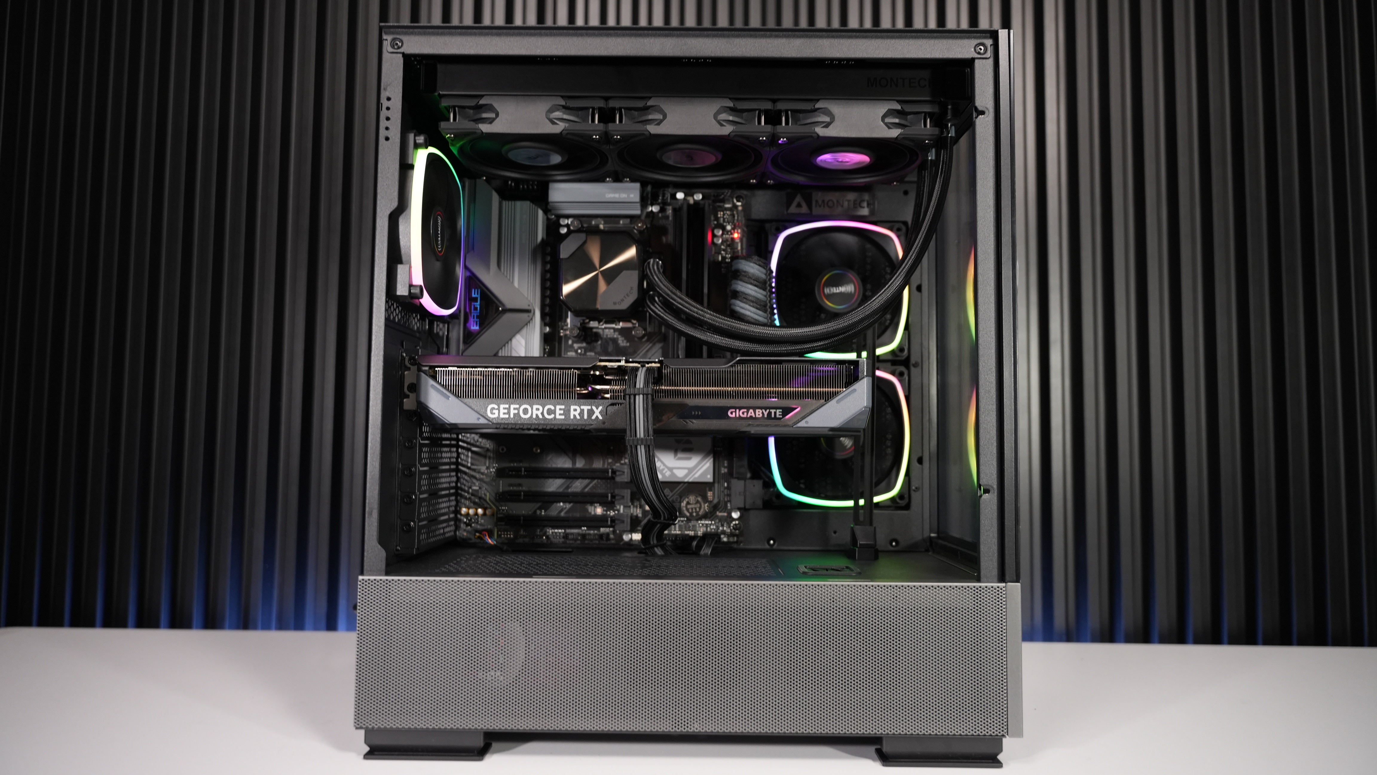 Ryzen 5 9600X + RTX 5070 Gaming/Streaming PC