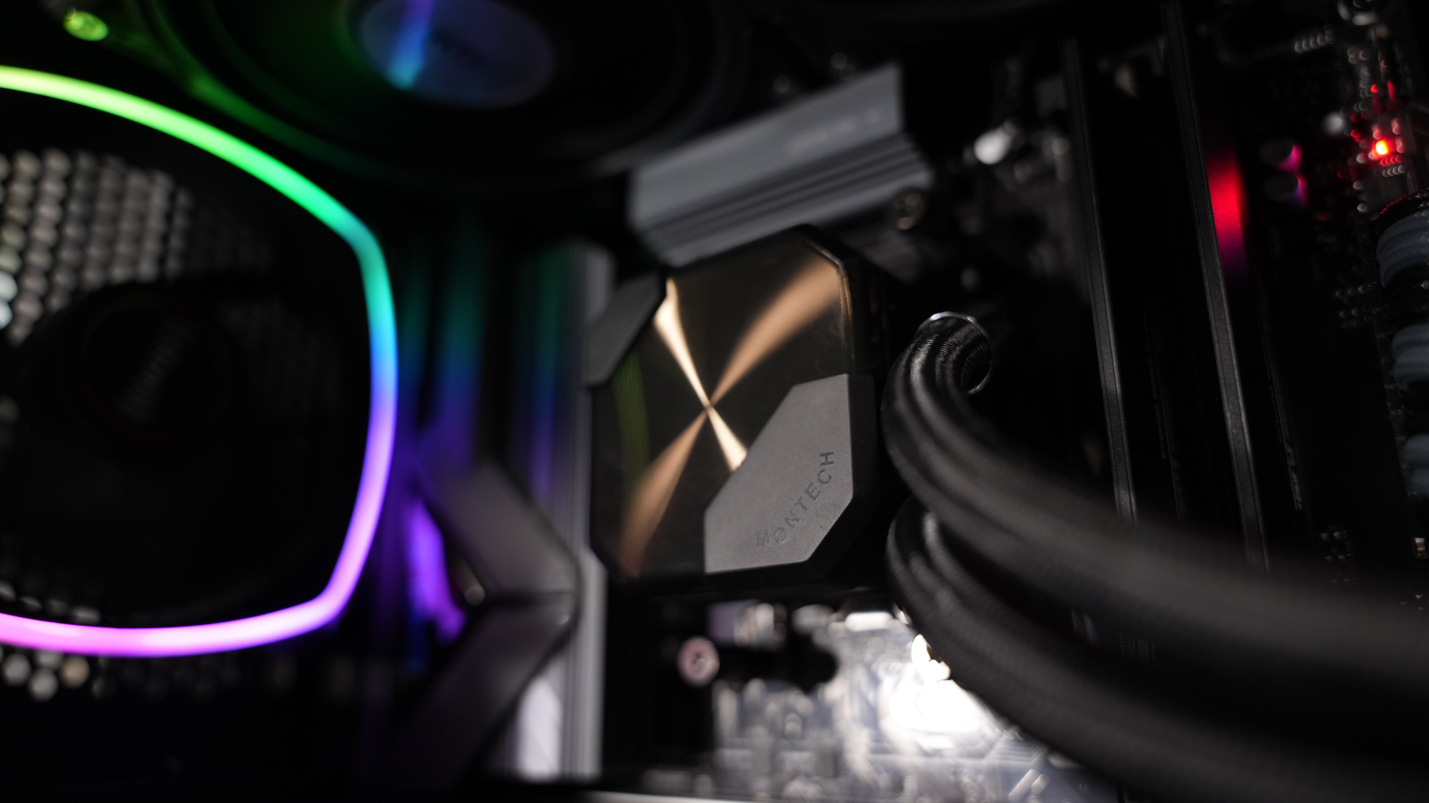 Ryzen 5 9600X + RTX 5070 Gaming/Streaming PC