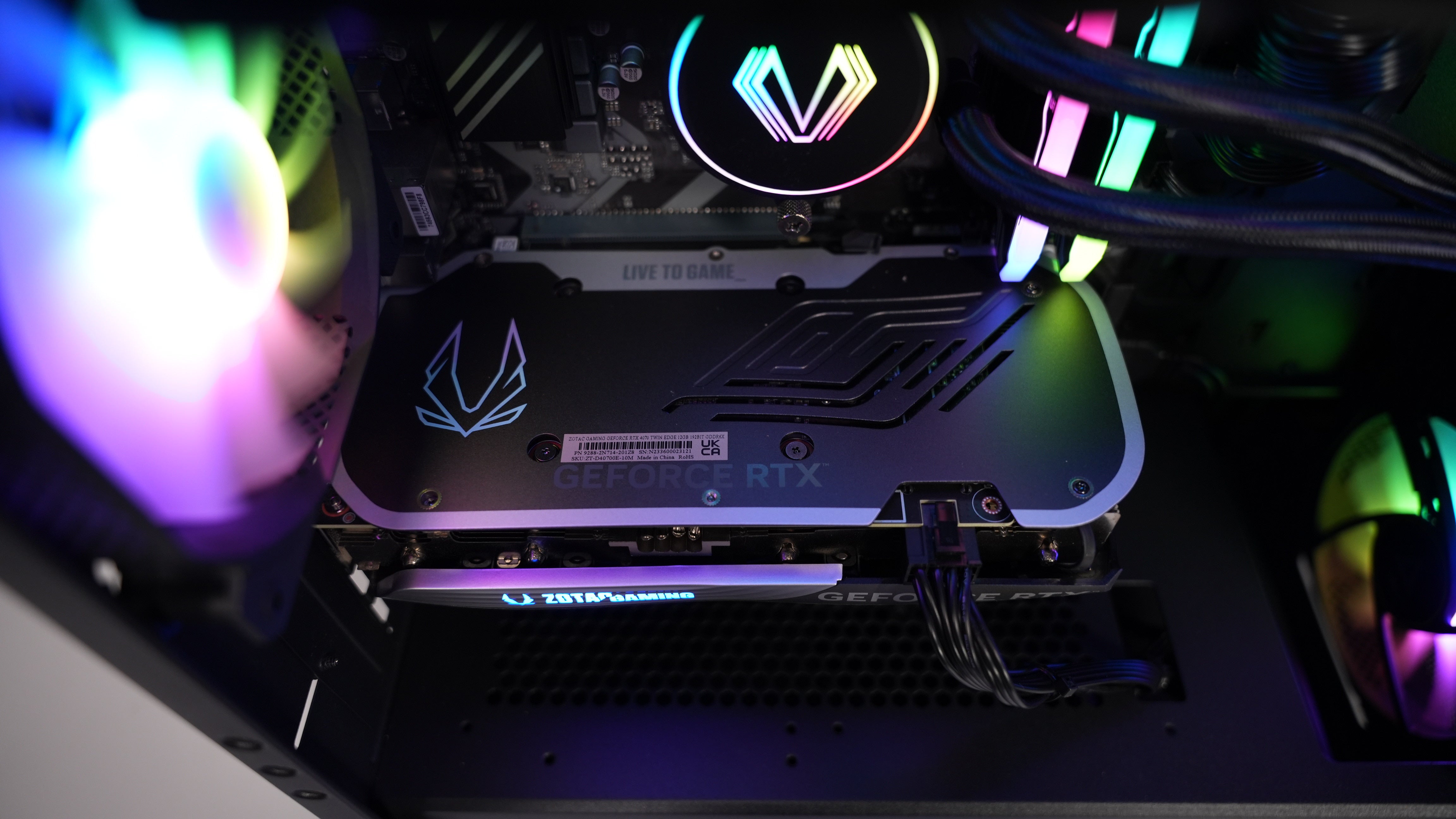 Ryzen 5 7600 + RTX 4070 Gaming/Streaming PC