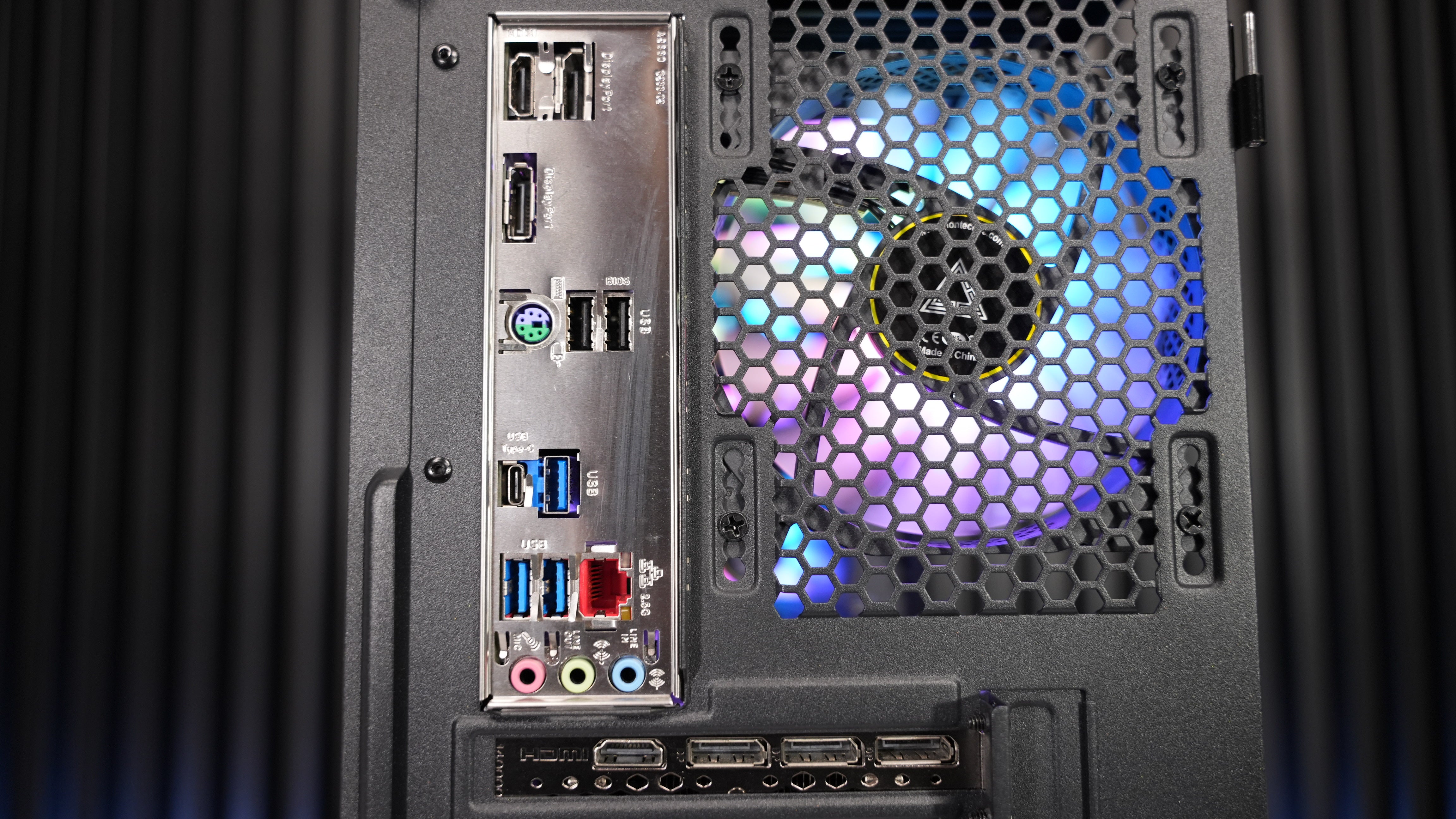 Ryzen 5 7600 + RTX 4070 Gaming/Streaming PC