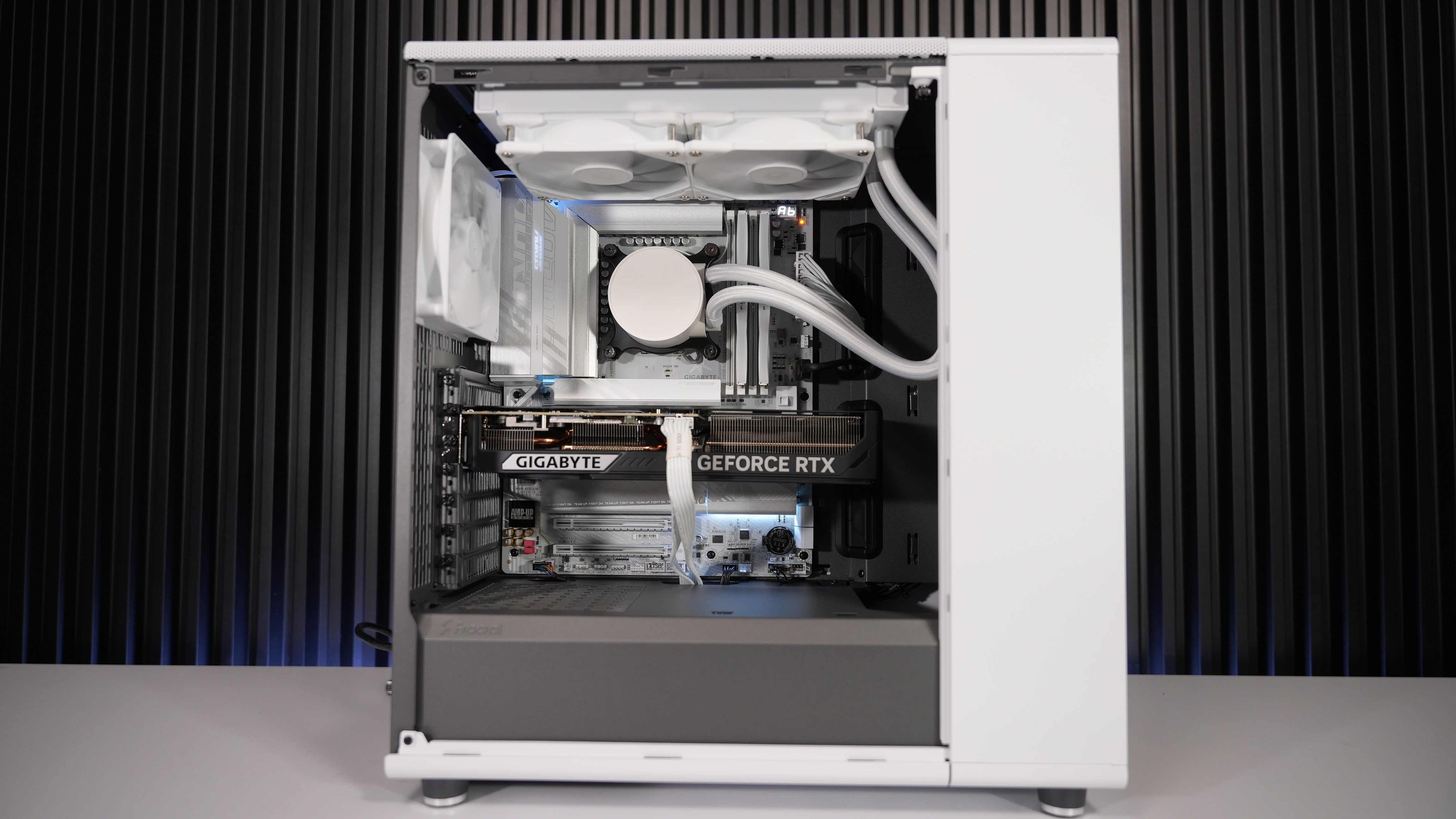 Intel Ultra 7 265K + RTX 5070 Gaming/Streaming PC