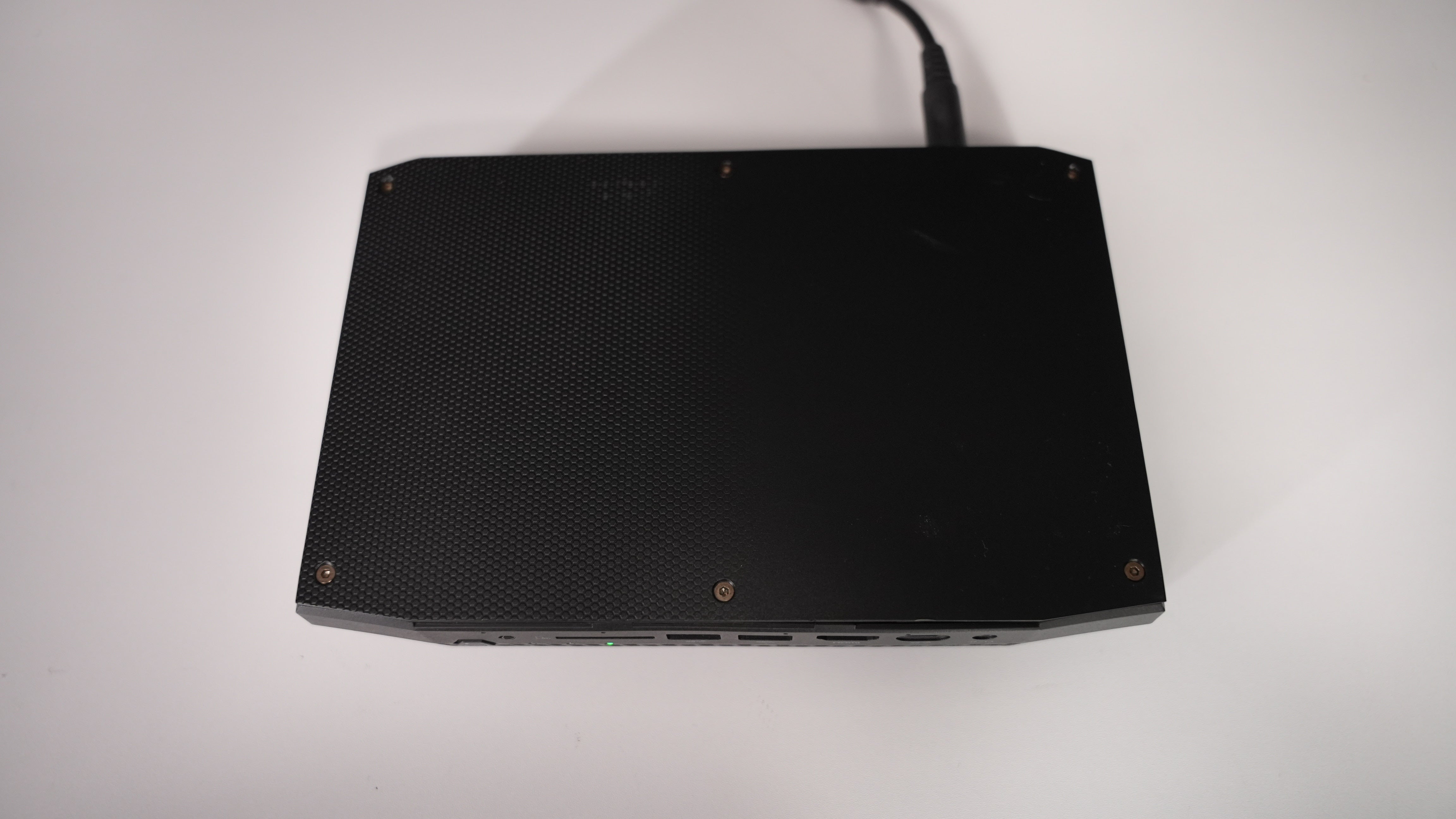 Intel NUC - Intel i5 8750G Mini PC