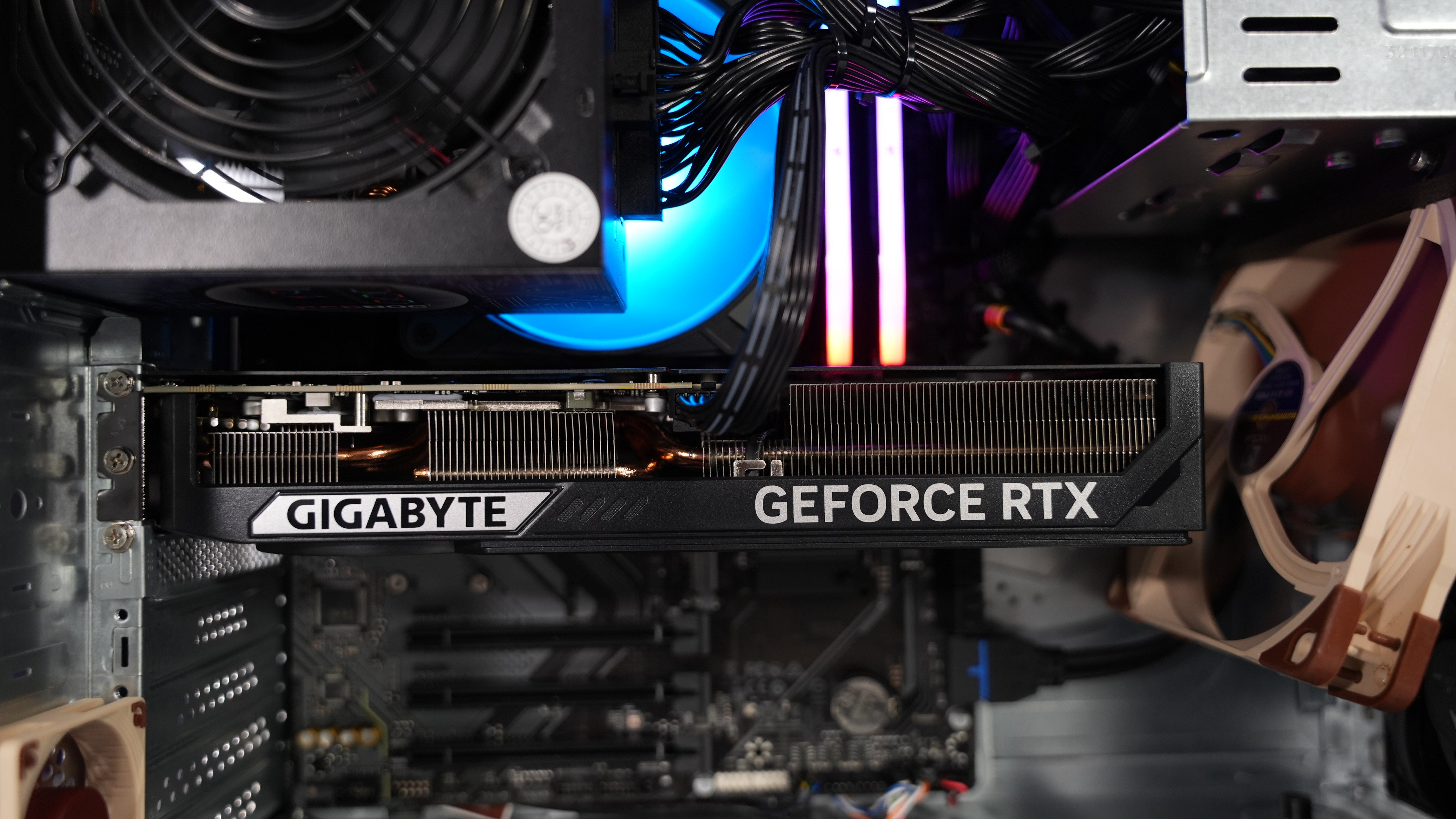 Ryzen 5 9600X + RTX 5070 Gaming/Streaming PC