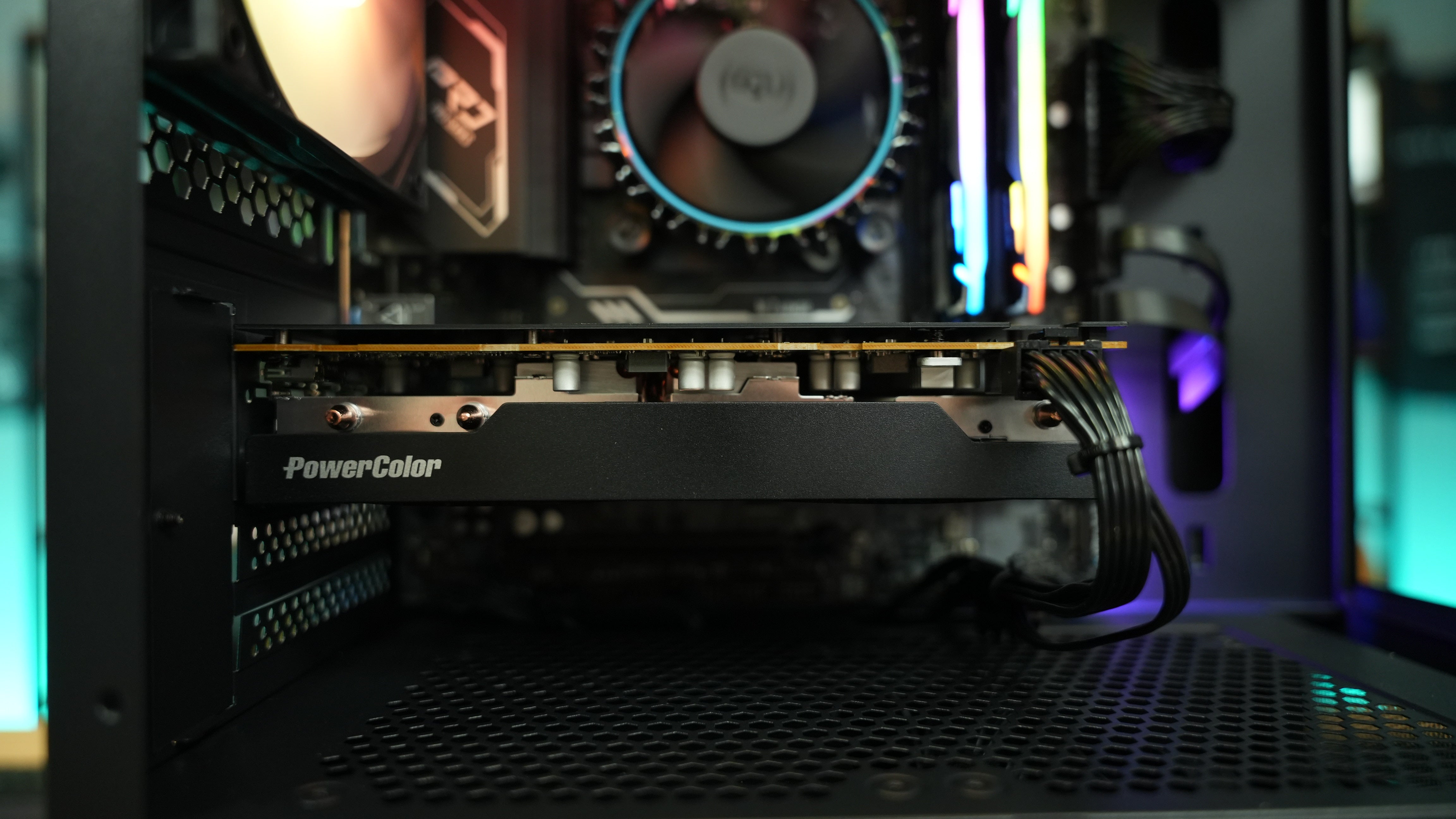 Plus Streamer PC - i5 14400F + RX 9060 XT