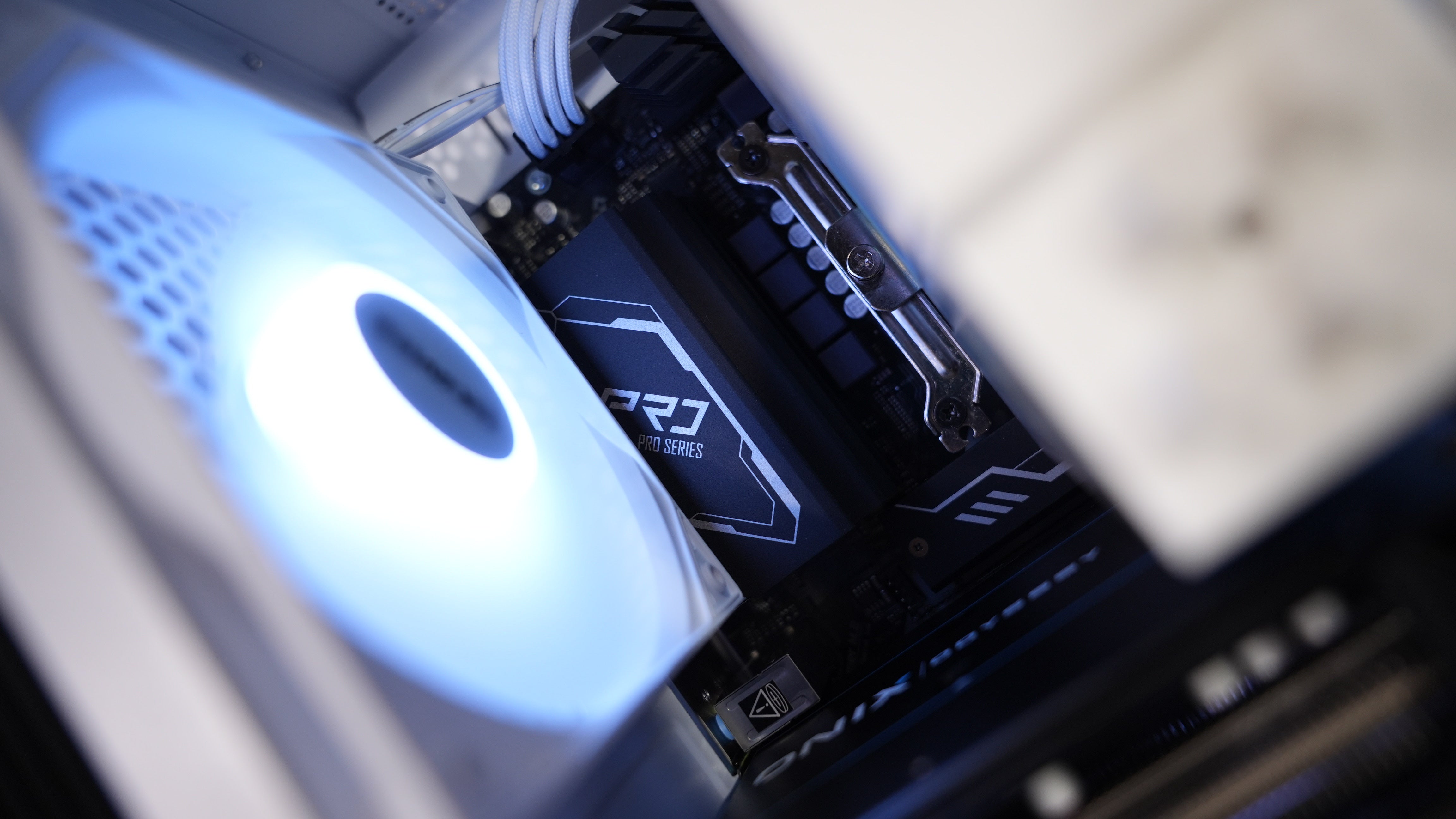 Intel i5 14400F + Intel Arc B580 Gaming PC