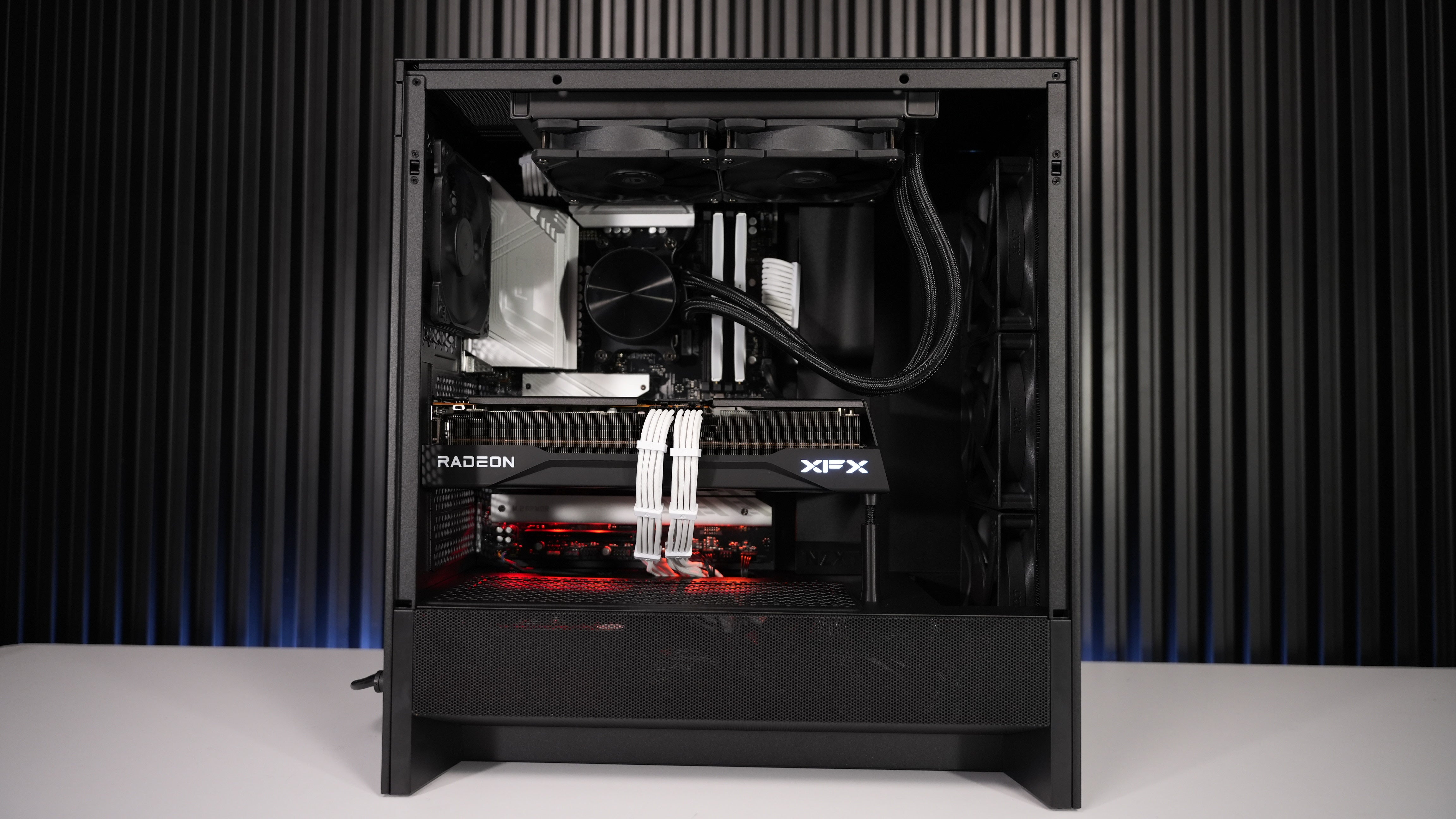 Ryzen 7 7700X + RX 9070 Gaming/Streaming PC
