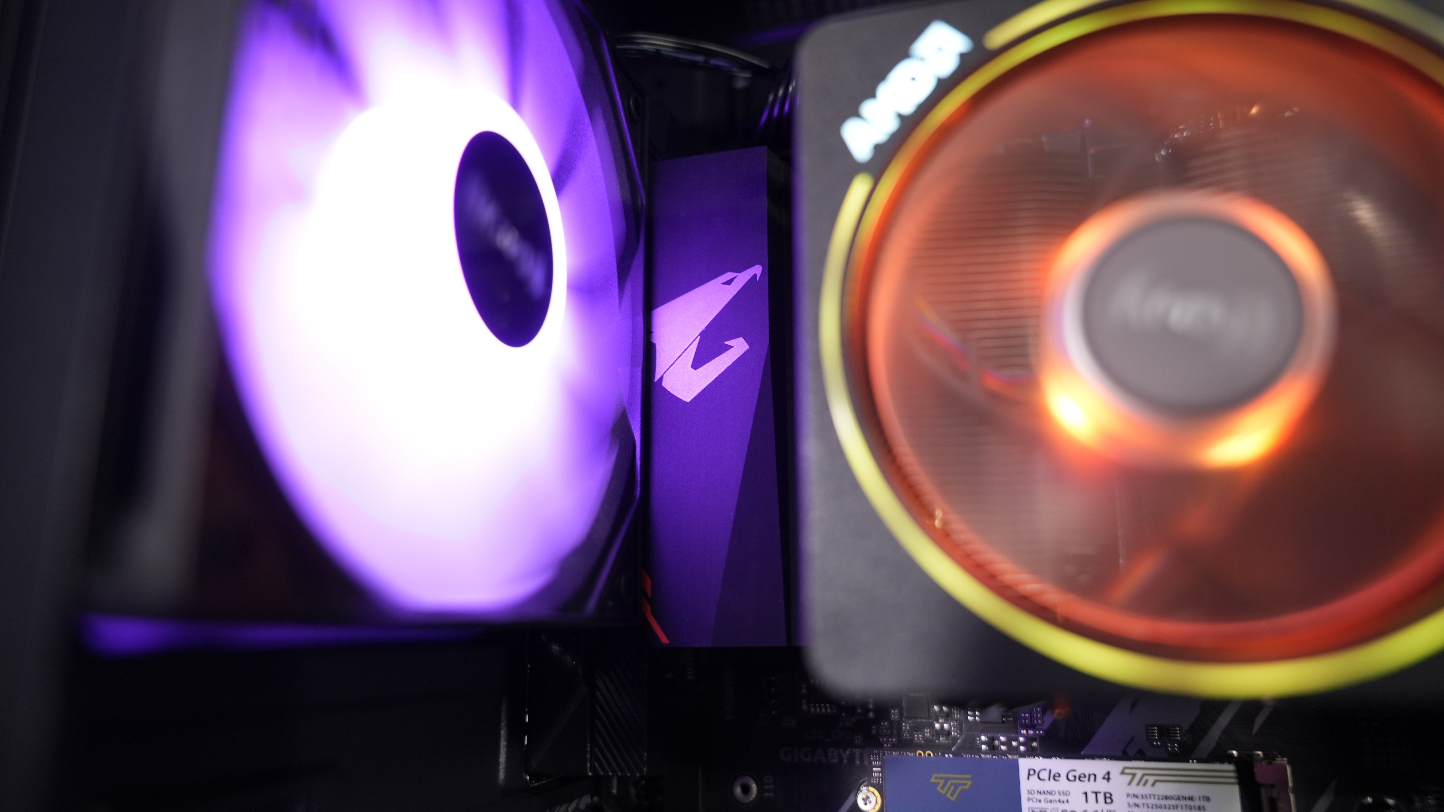 Ryzen 7 5800XT + RX 5600XT Gaming PC