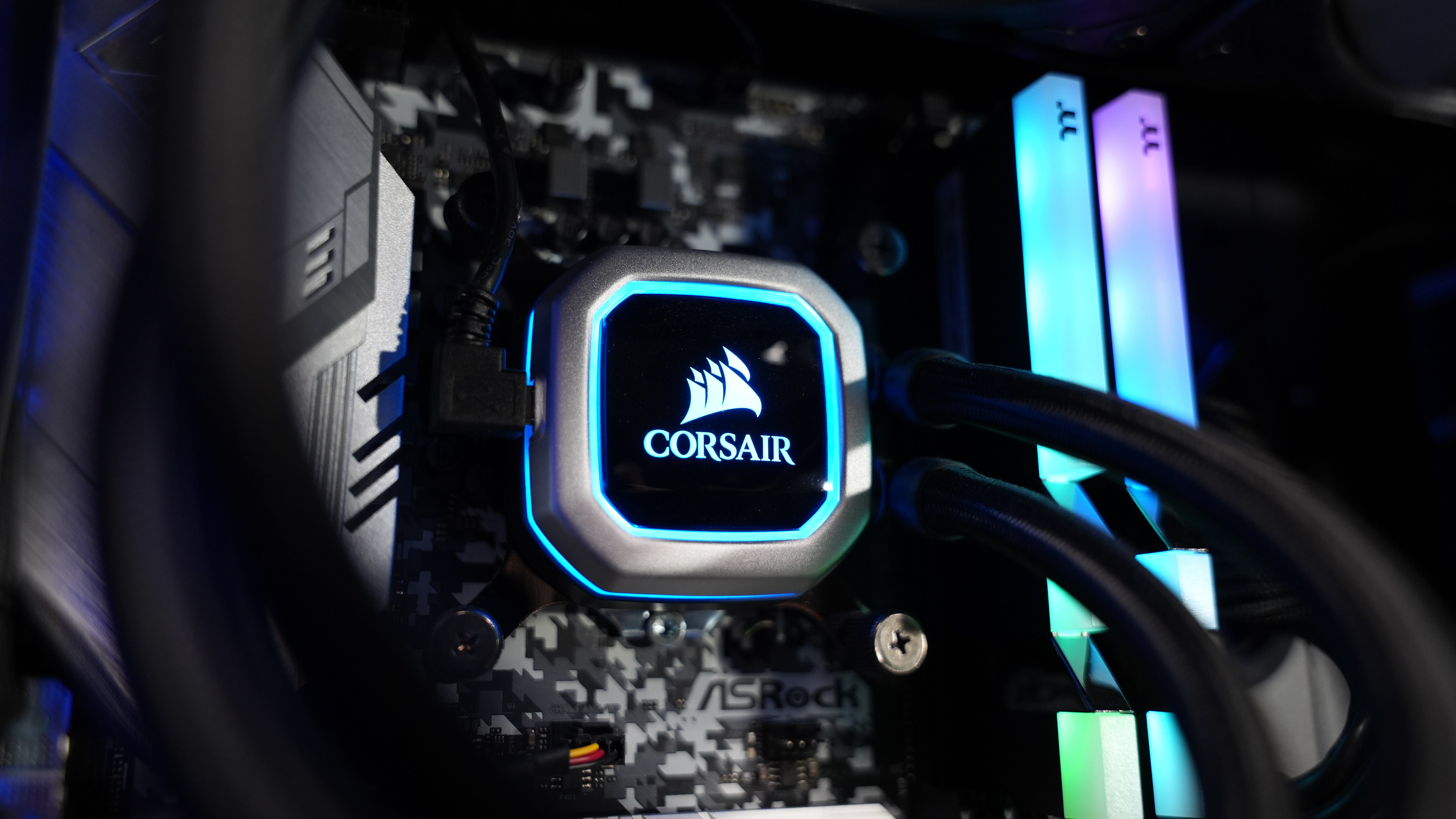 Intel i7 9700KF + Intel Arc B580 Gaming PC