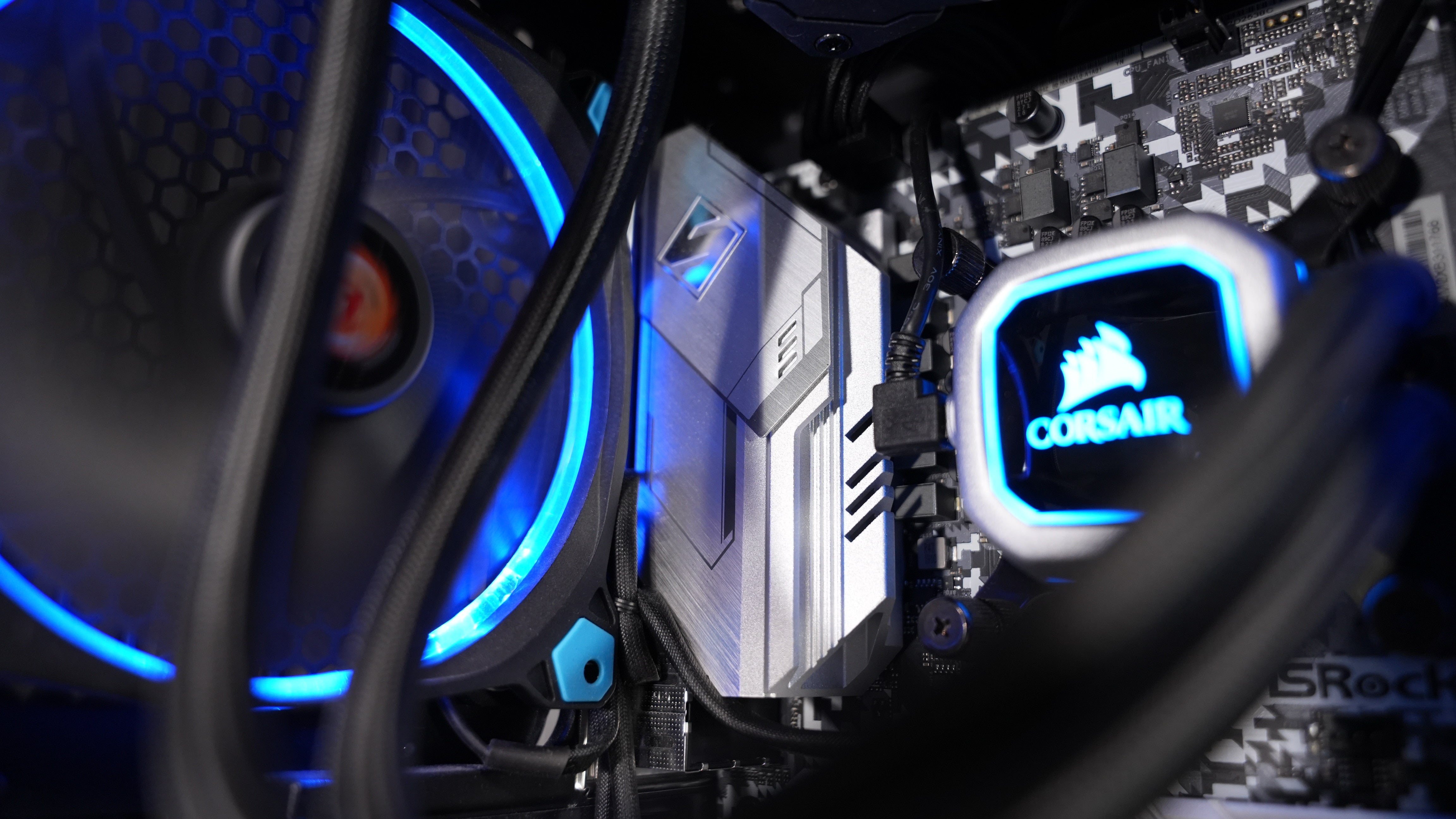 Intel i7 9700KF + Intel Arc B580 Gaming PC