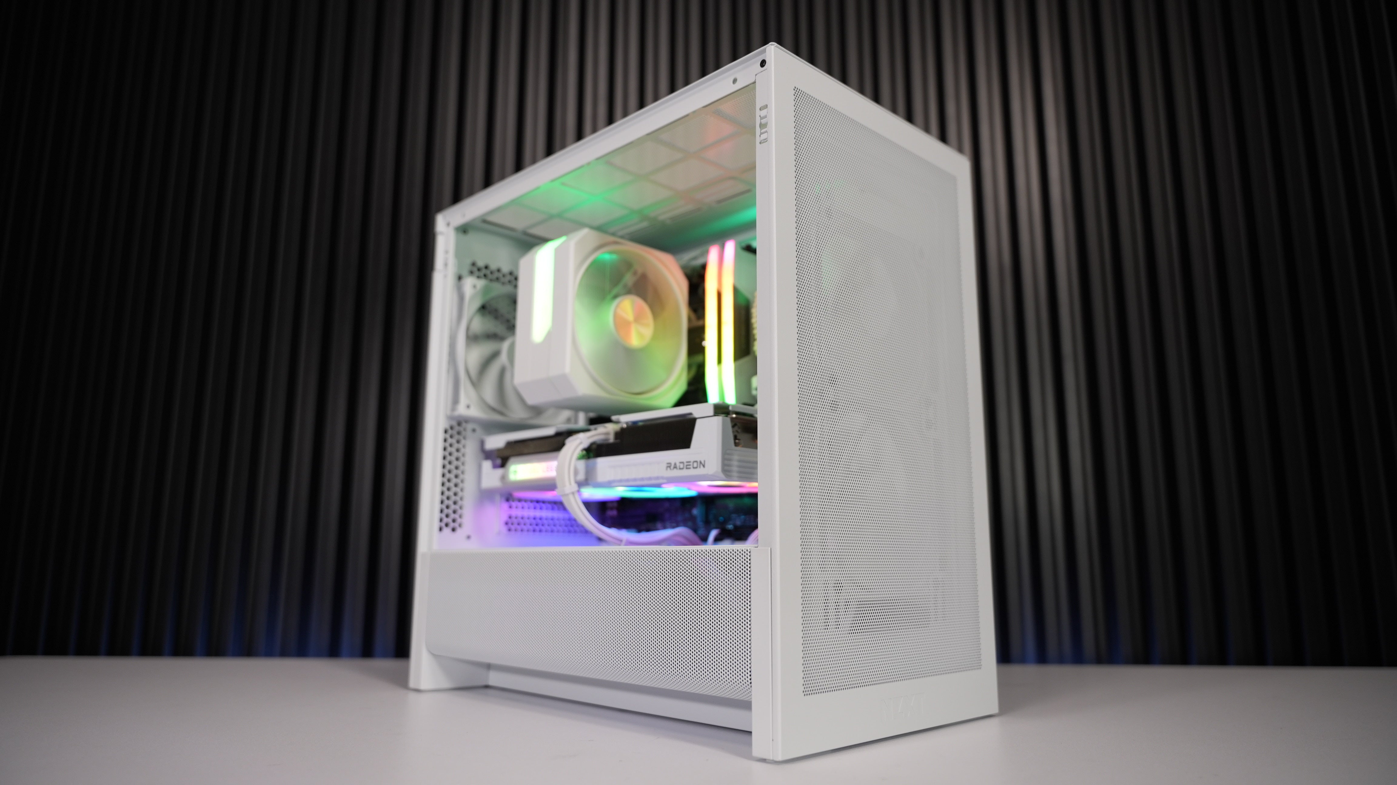 Ryzen 7 7700X + RX 9060XT 16GB Gaming PC