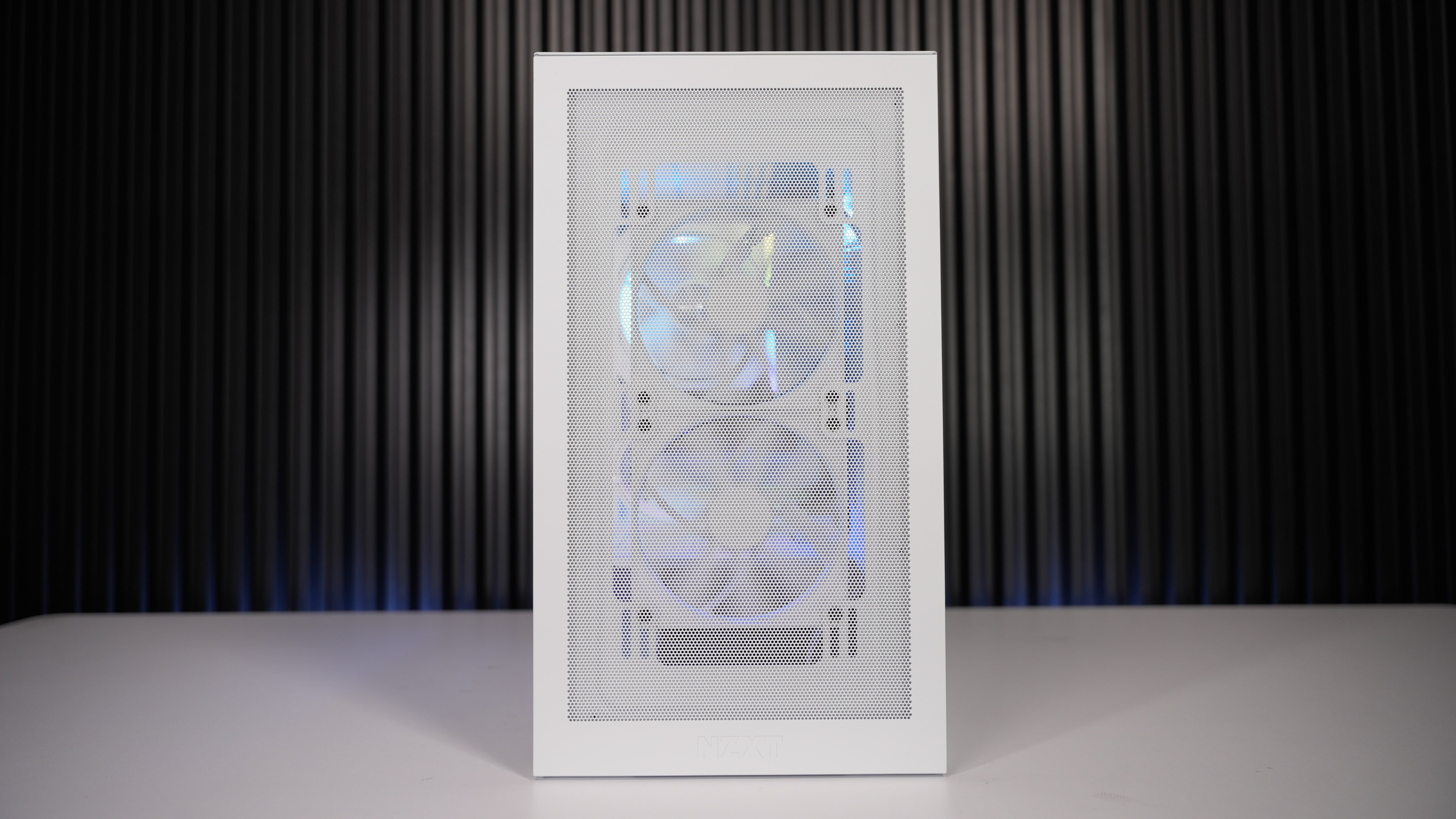 Ryzen 7 7700X + RX 9060XT 16GB Gaming PC