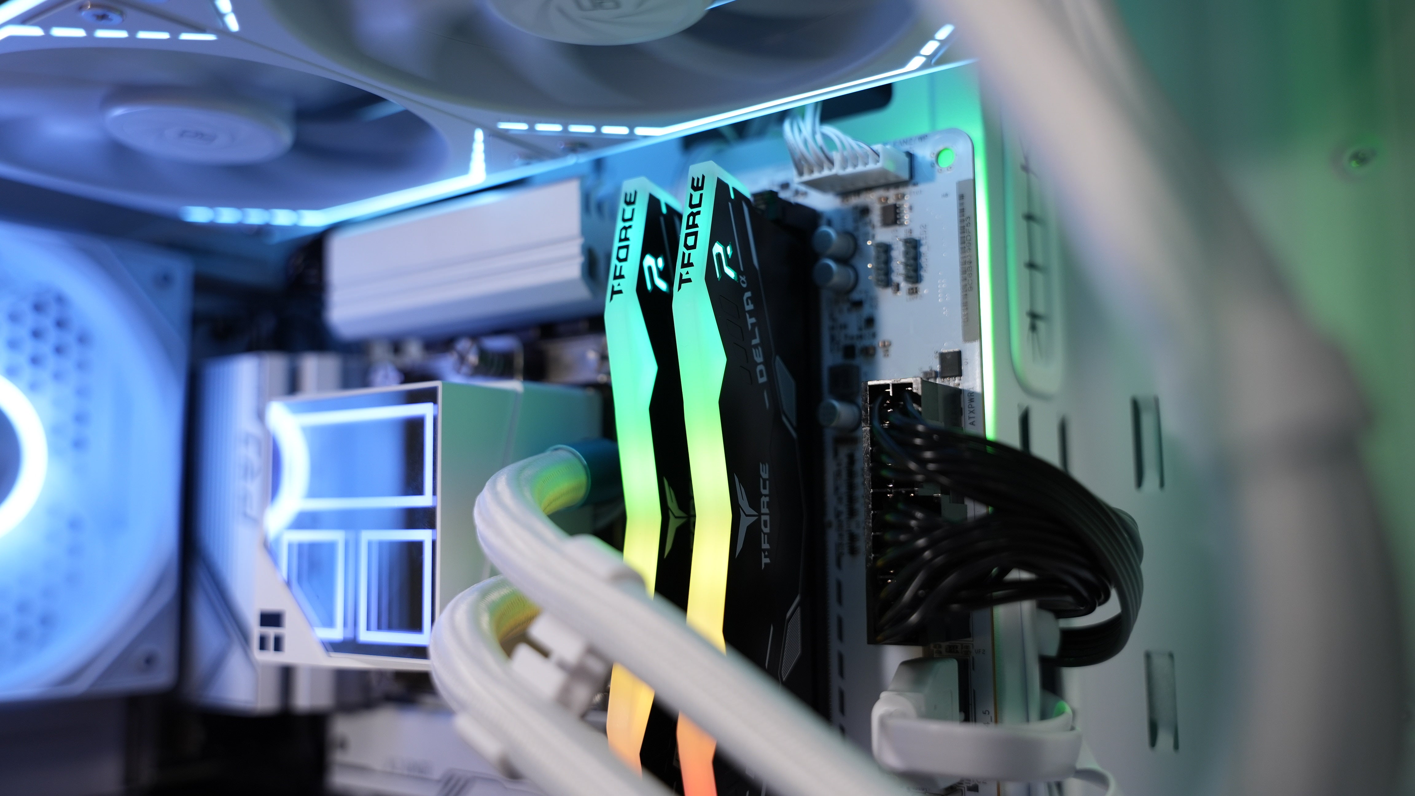Intel i5 14600K + RTX 5070 Gaming/Streaming PC
