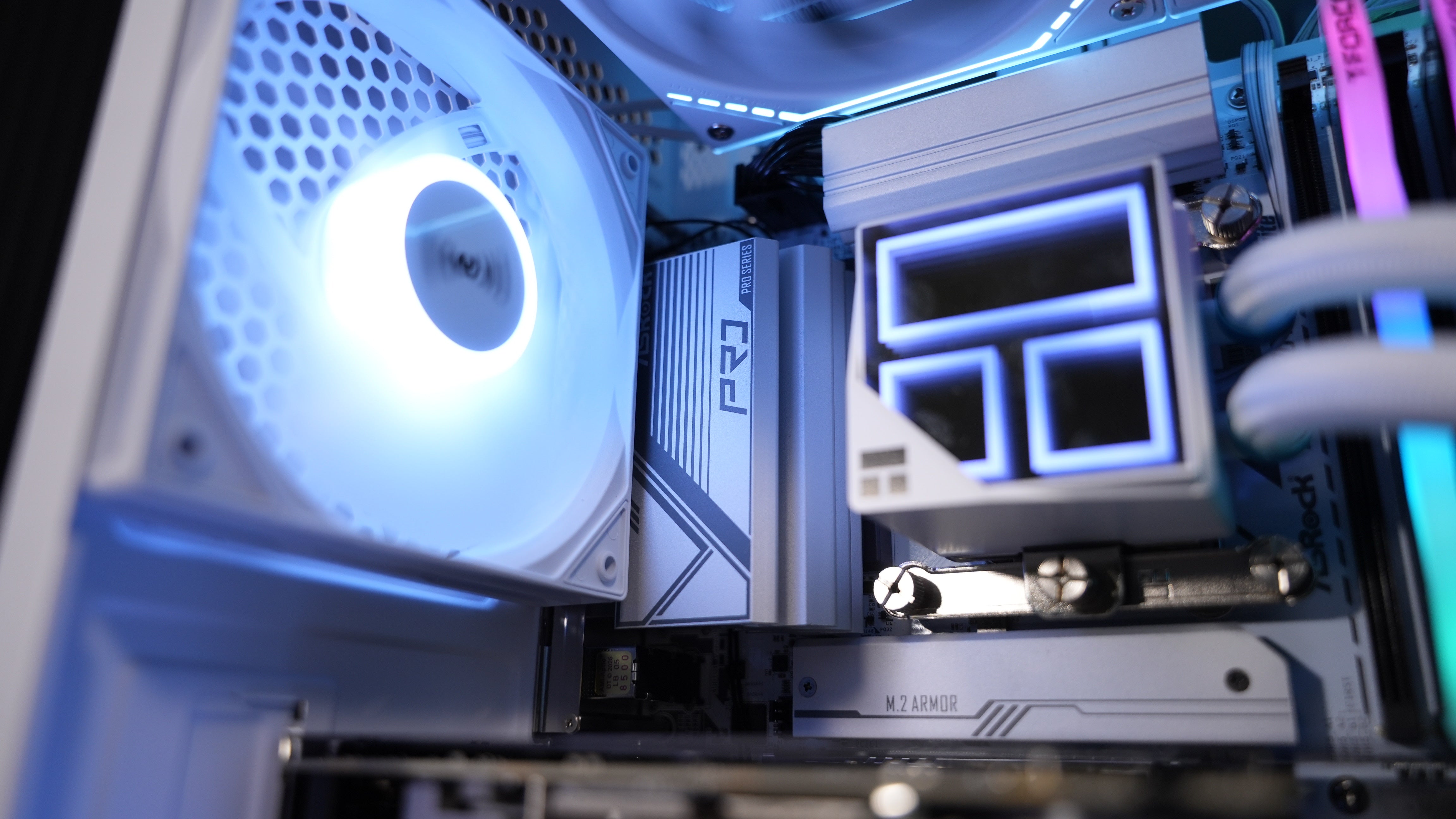 Intel i5 14600K + RTX 5070 Gaming/Streaming PC
