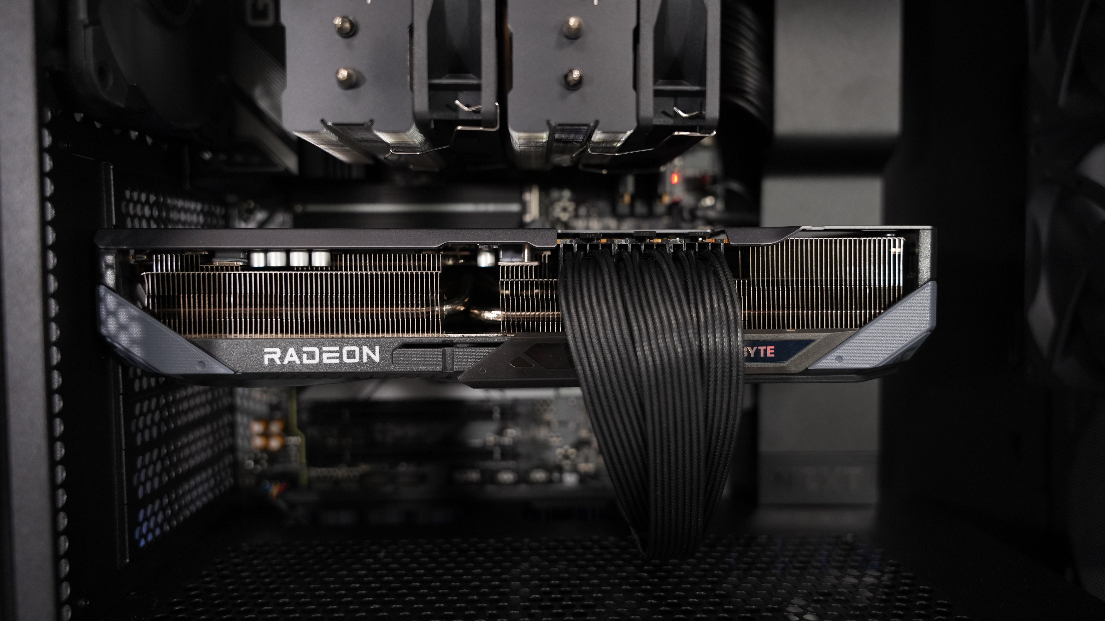 Ryzen 7 7700X + RX 9070XT Gaming/Streaming PC