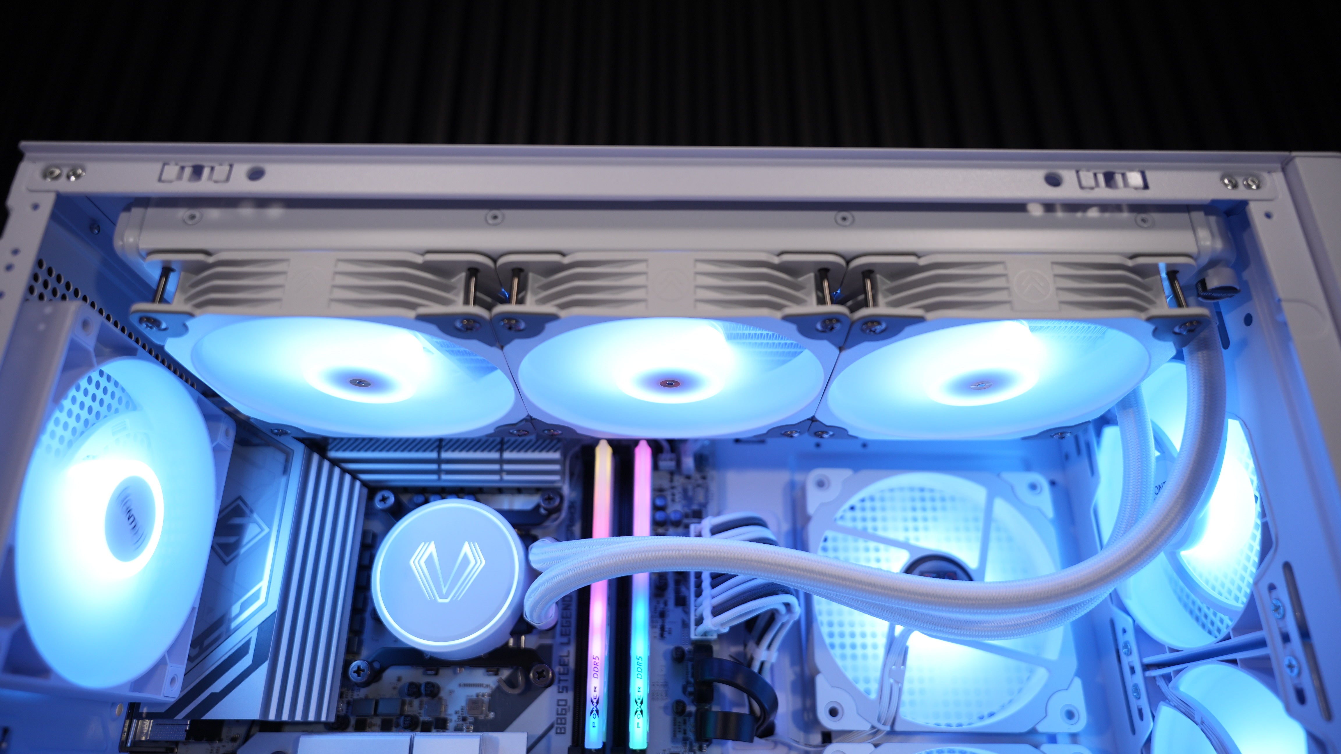 Intel Ultra 7 265KF + RX 9060XT 16GB Gaming PC