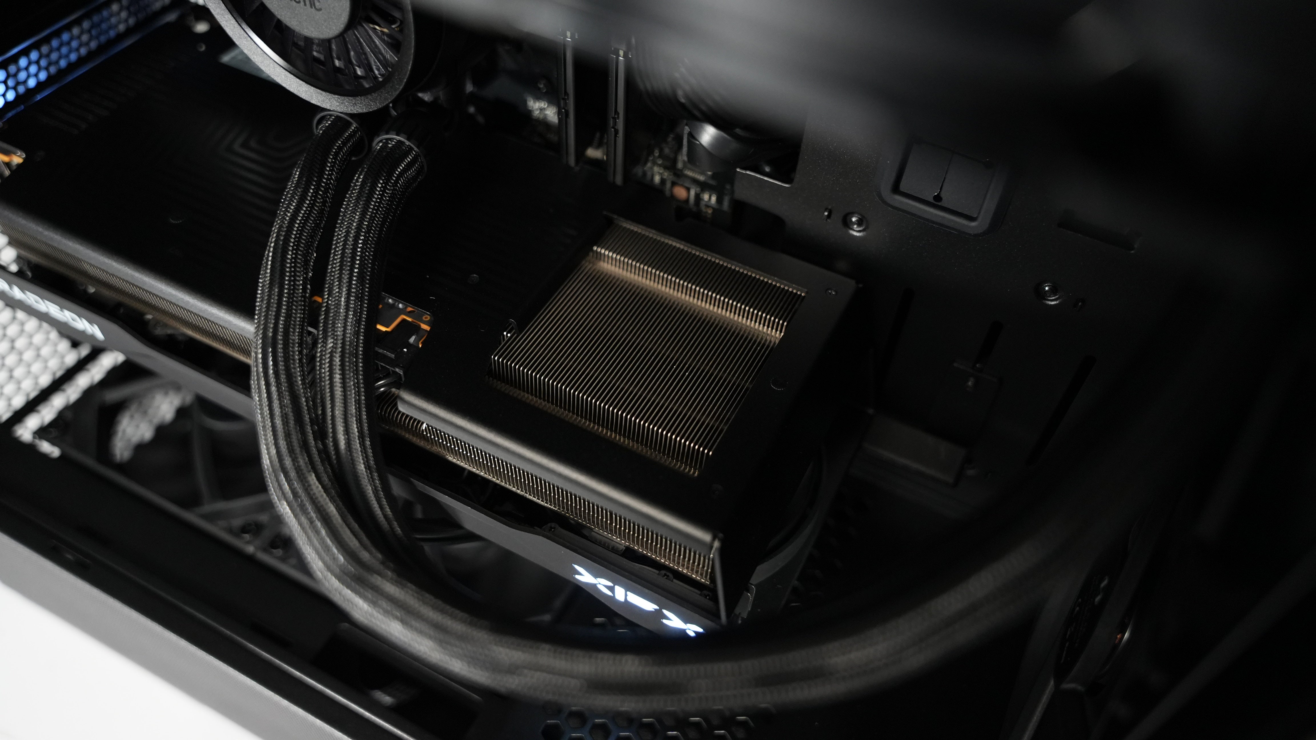 Ryzen 7 7800X3D + RX 9070 Gaming/Streaming PC