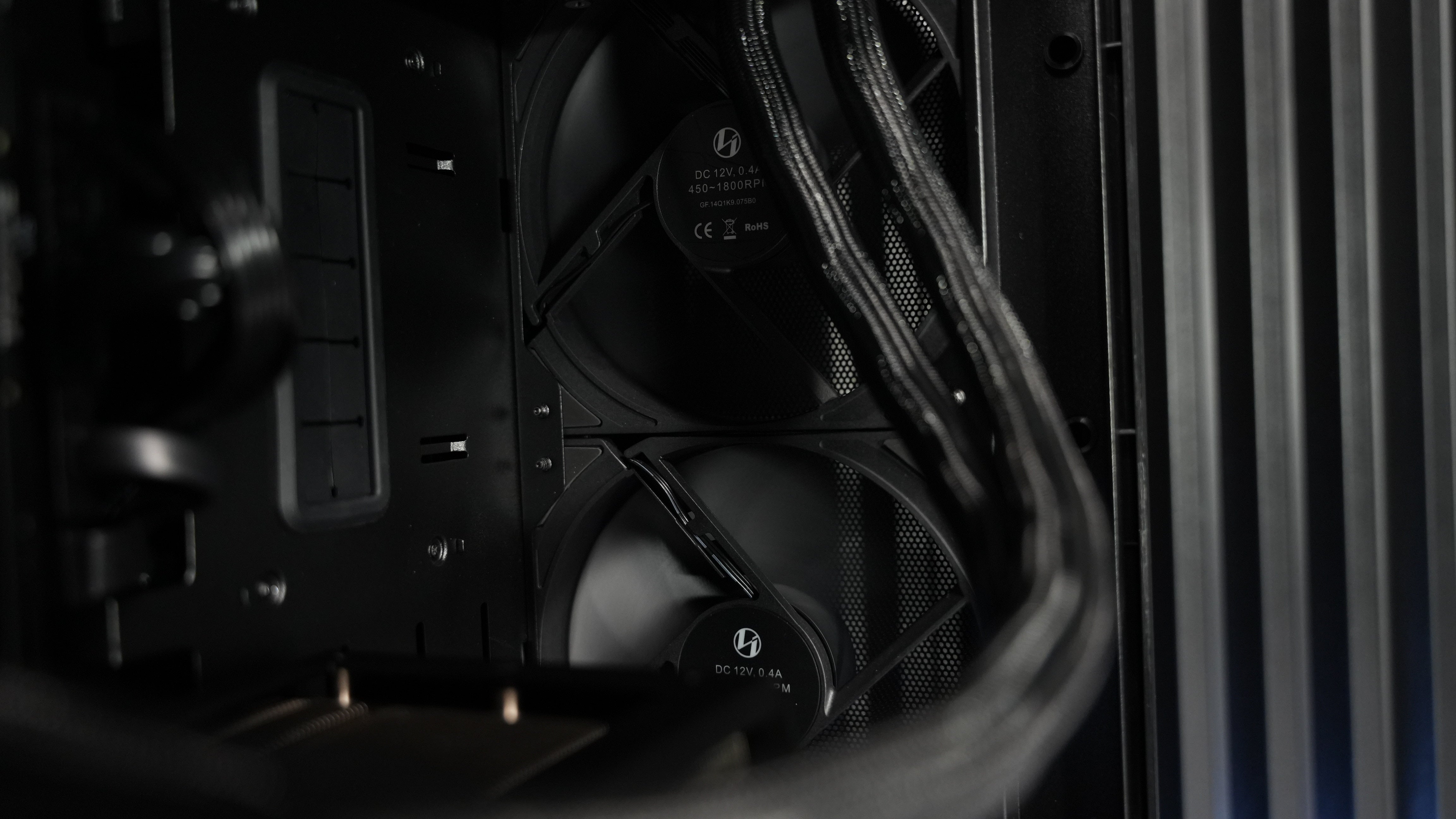 Ryzen 7 7800X3D + RX 9070 Gaming/Streaming PC