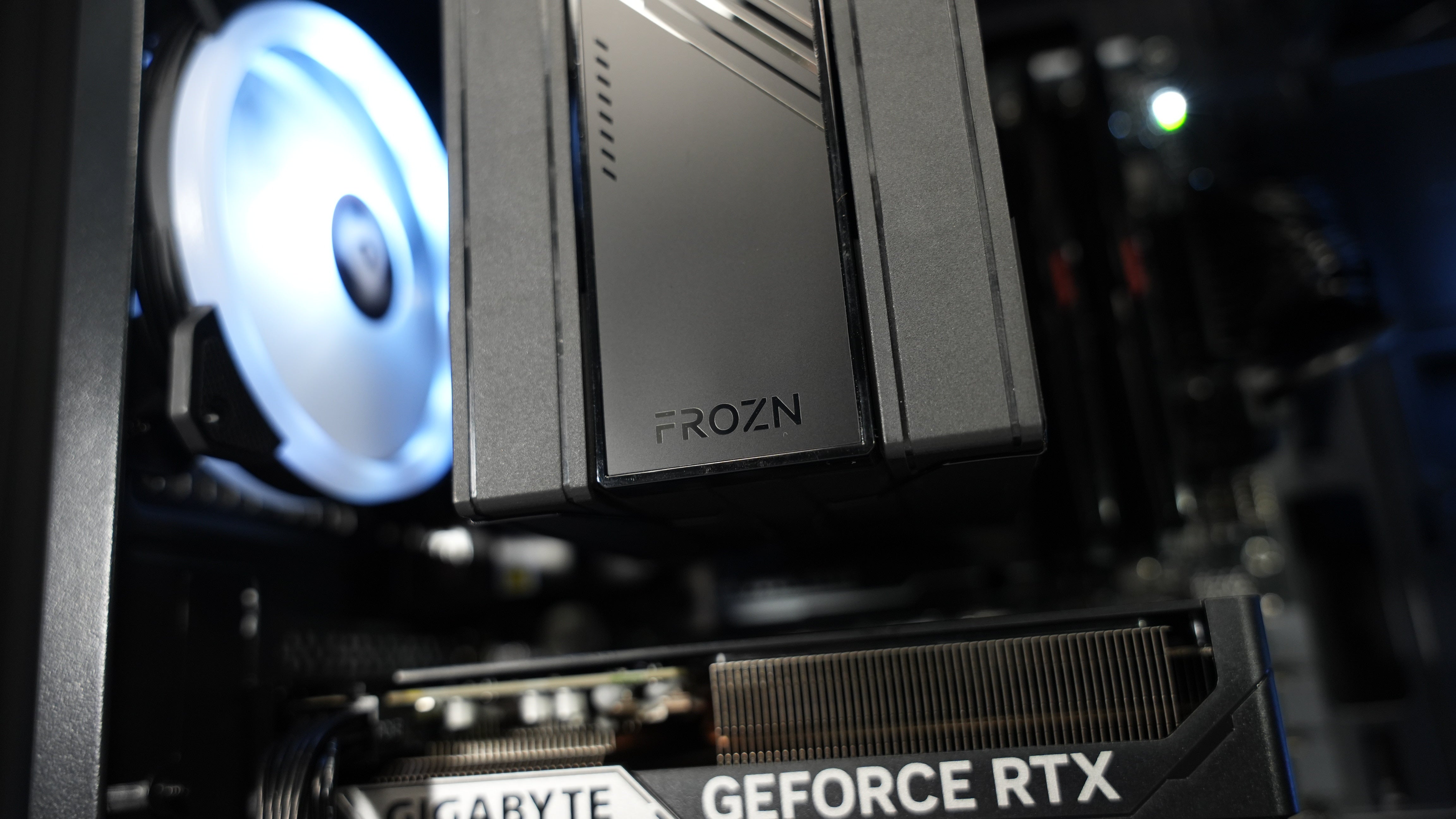 Ryzen 5 9600X + RTX 5060 Ti Gaming PC