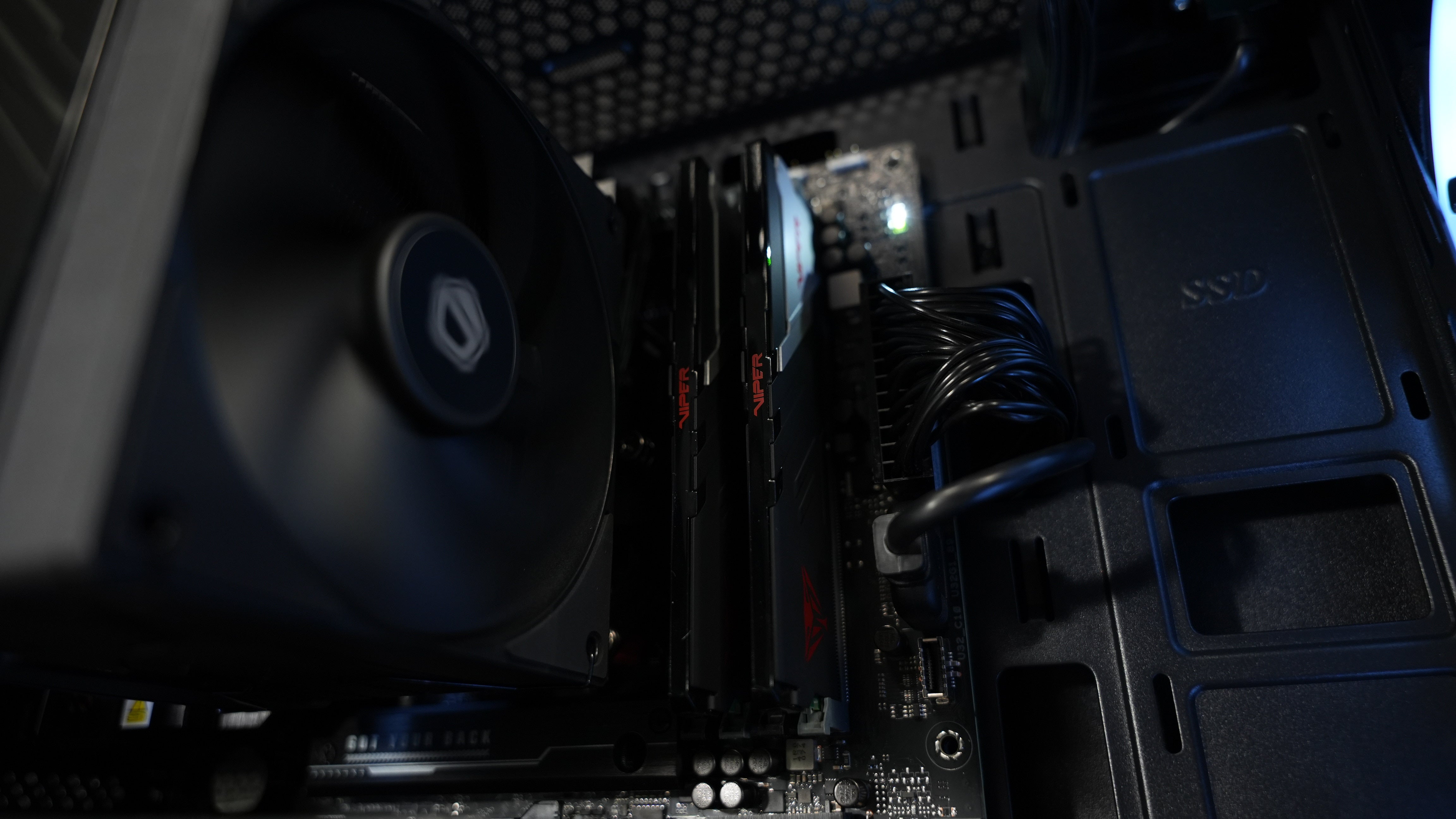 Ryzen 5 9600X + RTX 5060 Ti Gaming PC