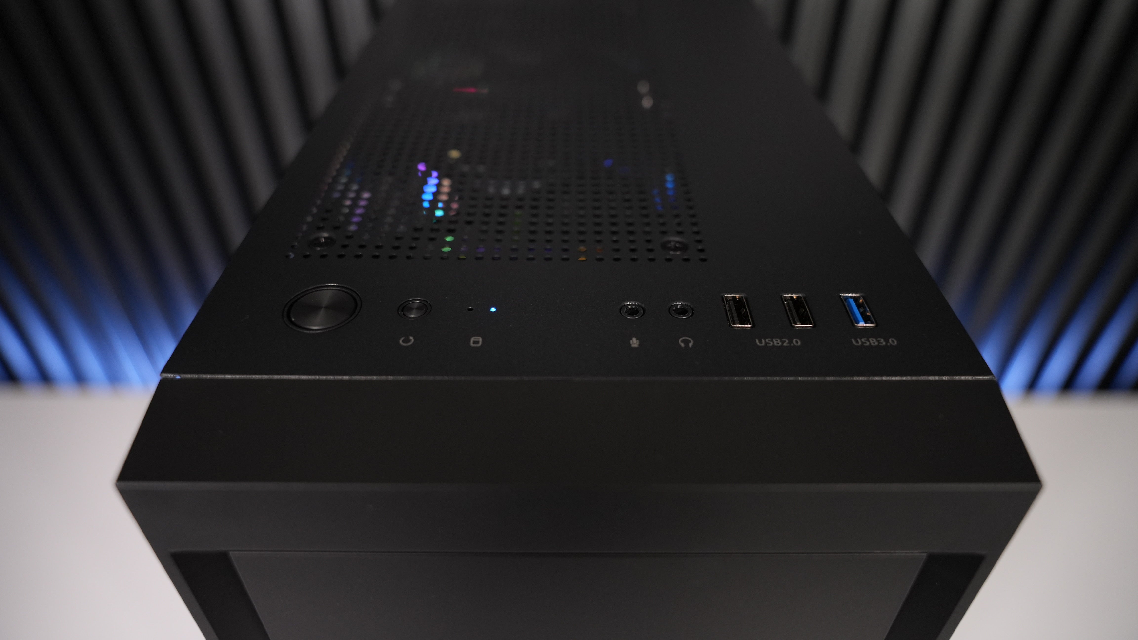 Ryzen 5 9600X + RX 9060XT 16GB Gaming PC
