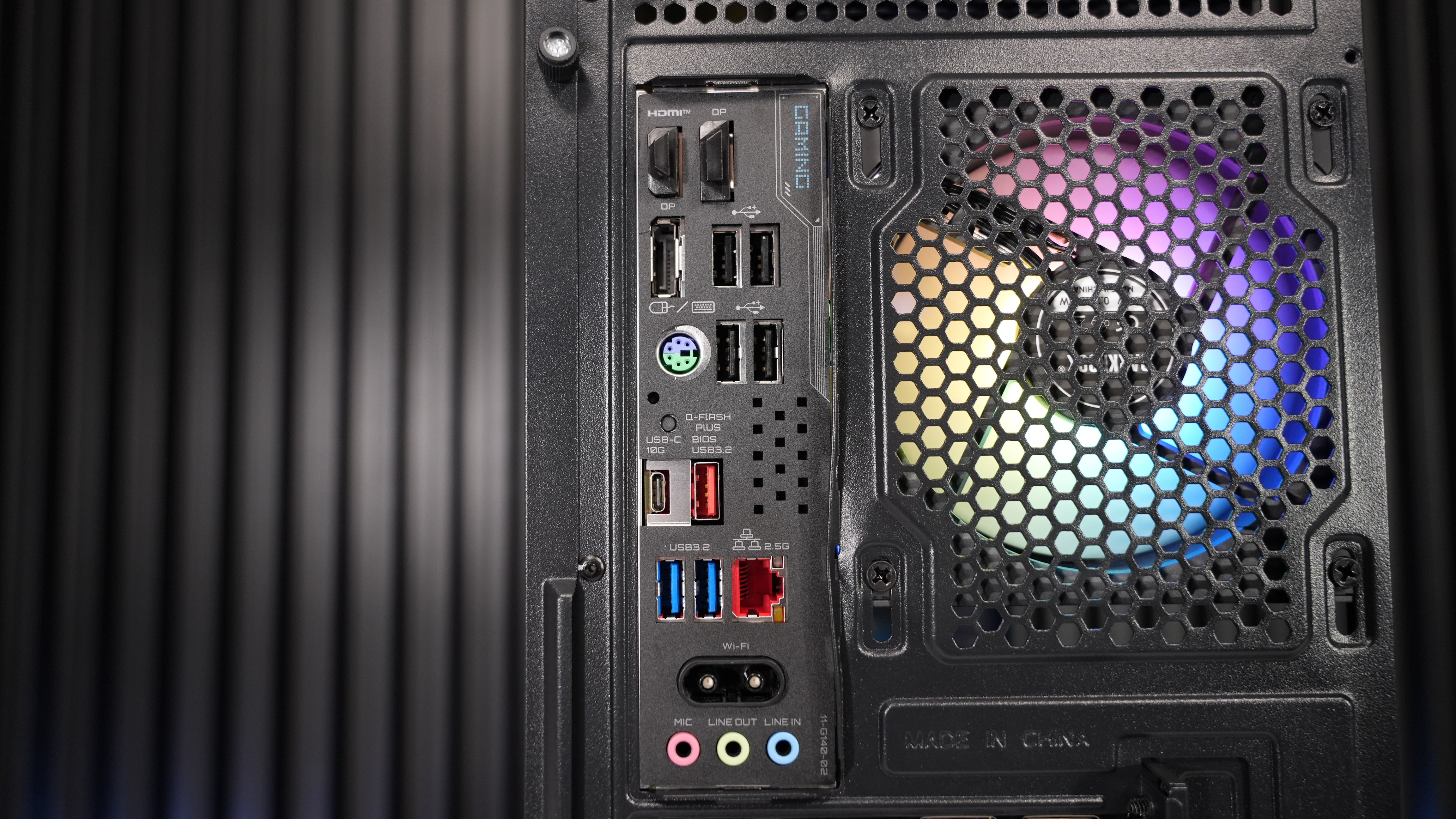 Ryzen 5 9600X + RX 9060XT 16GB Gaming PC