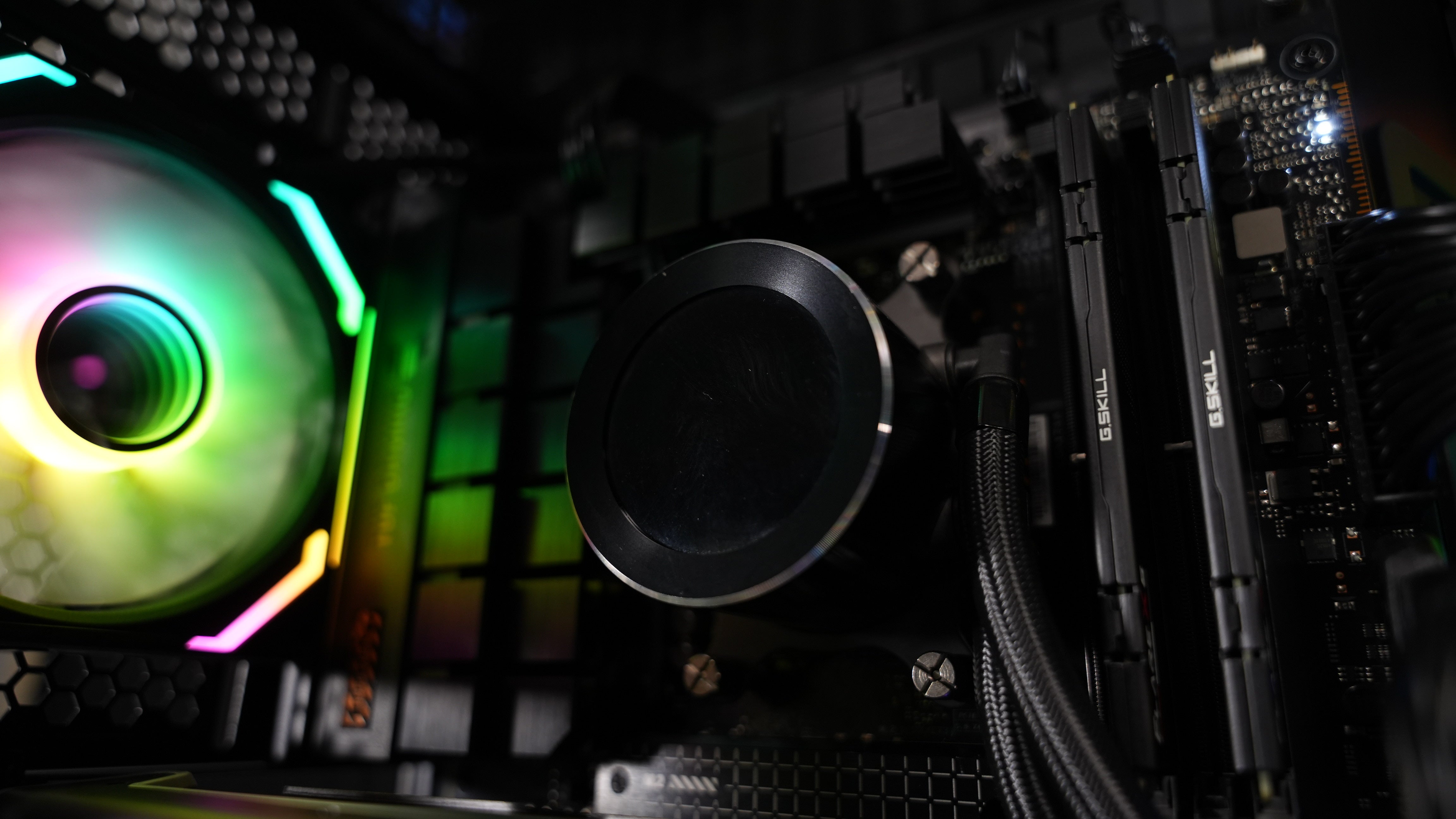 Ryzen 7 9800X3D + RX 7900XT Gaming/Streaming PC