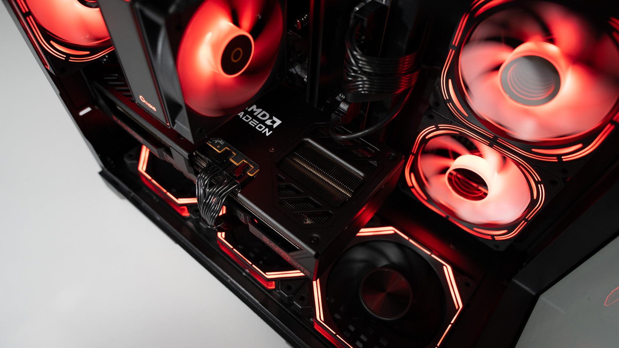 Ryzen 5 9600X + RX 9070 Gaming/Streaming PC