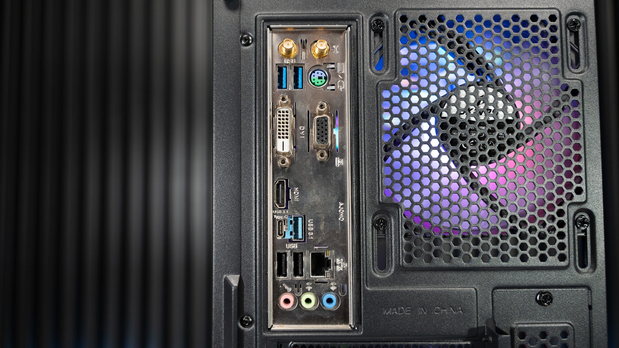 Intel i7 9700K + RTX 2080 Ti Gaming PC