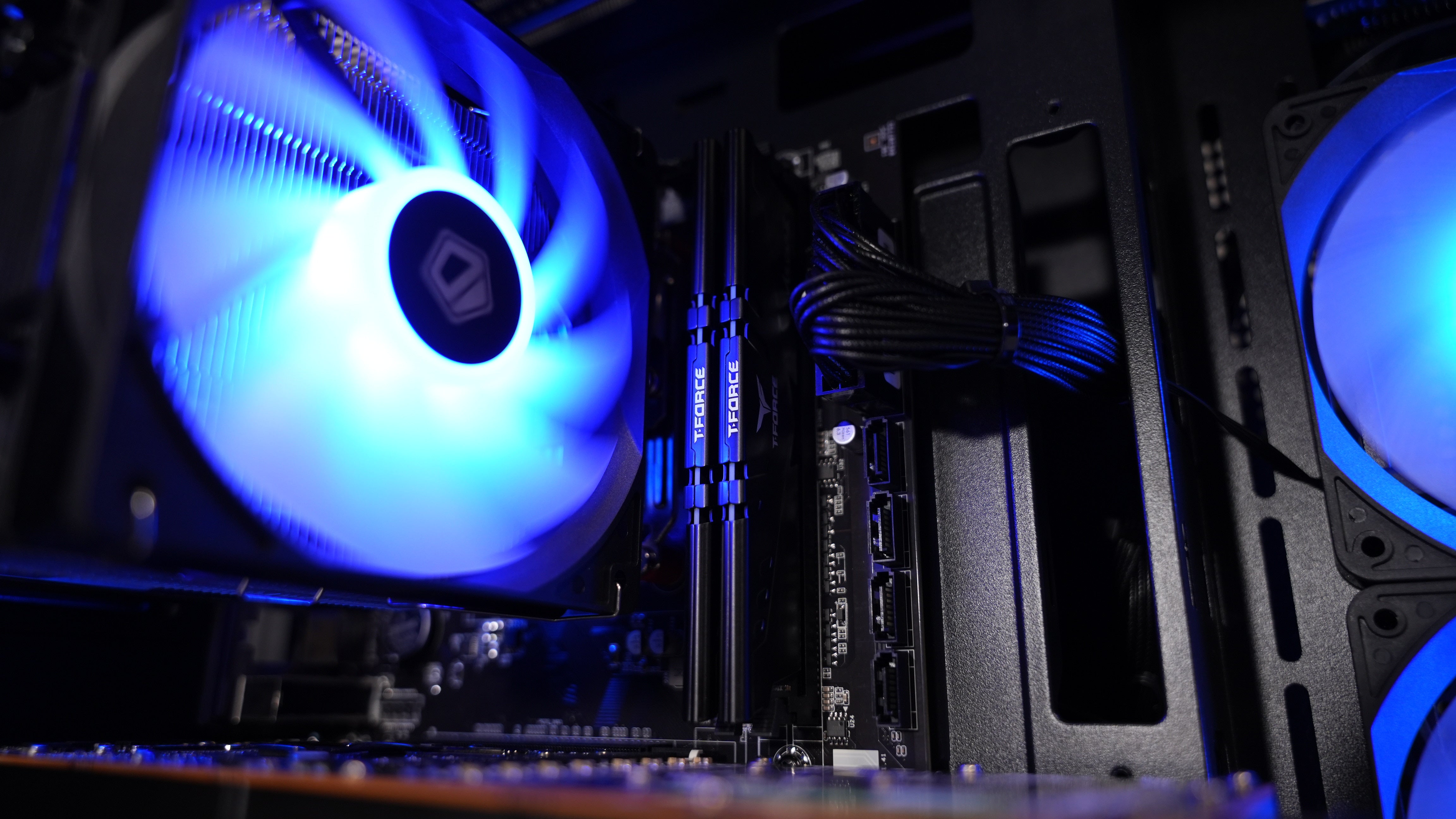 Ryzen 5 5500 + Radeon Pro W5700 Gaming PC