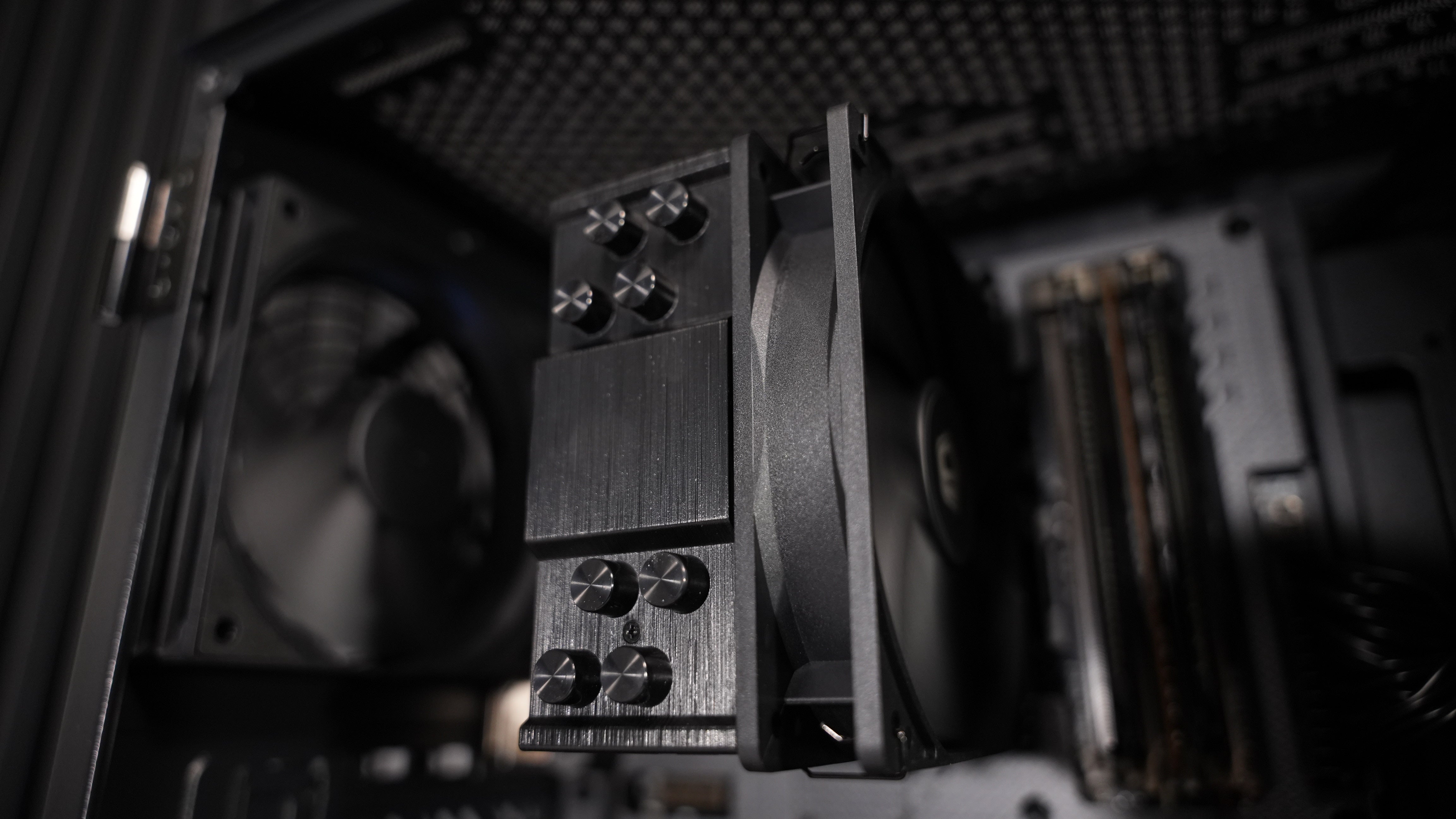 Intel i7 4770 + GTX 1080 Budget Gaming PC