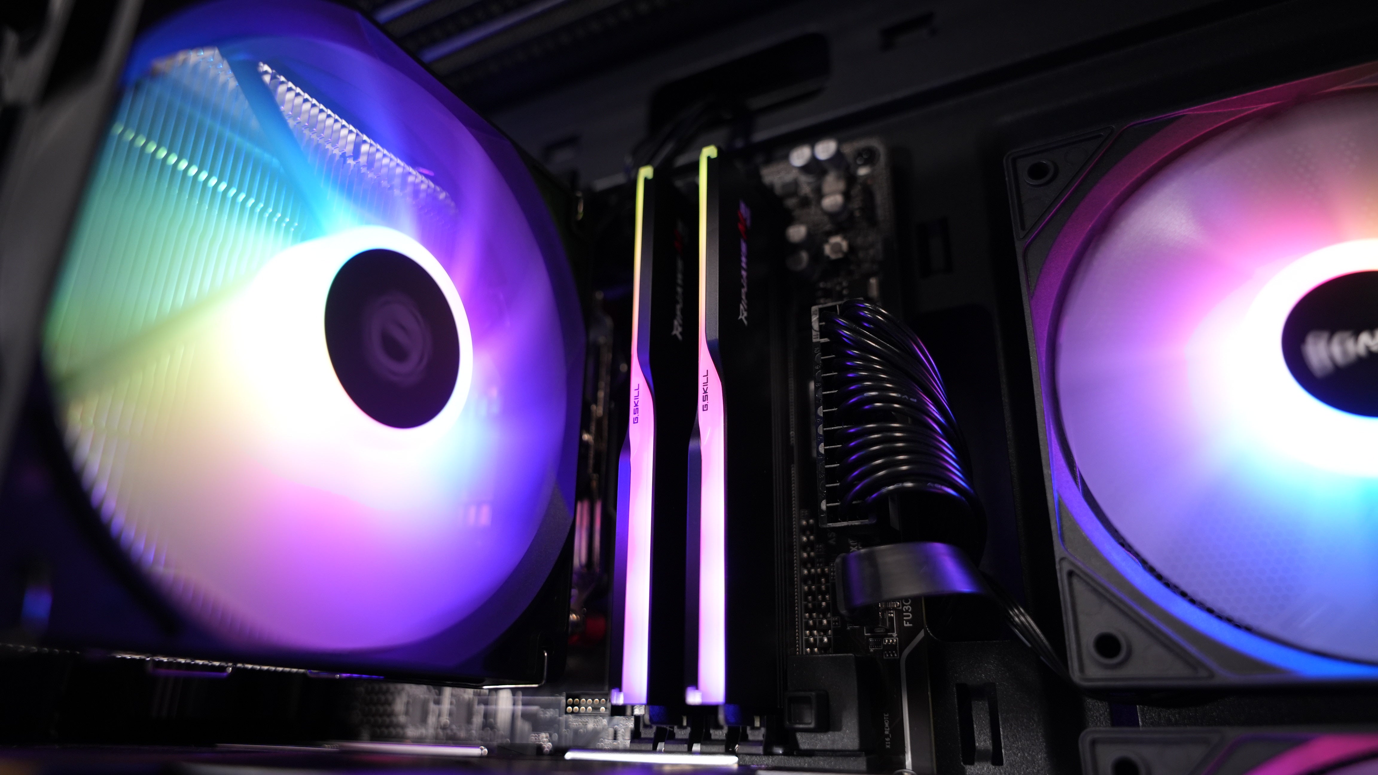 Ryzen 7 9700X + RX 9070 Gaming/Streaming PC