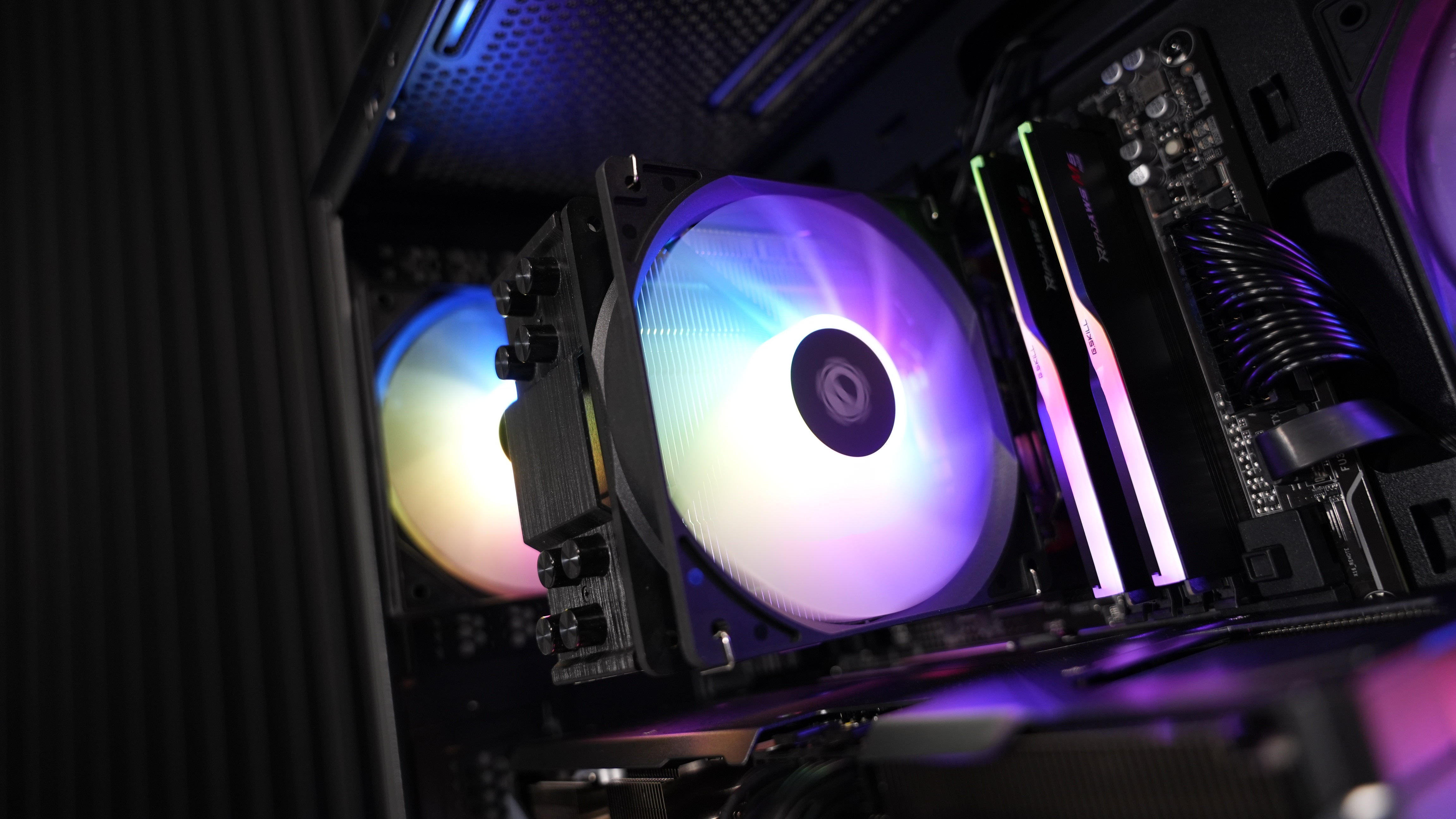 Ryzen 7 9700X + RX 9070 Gaming/Streaming PC