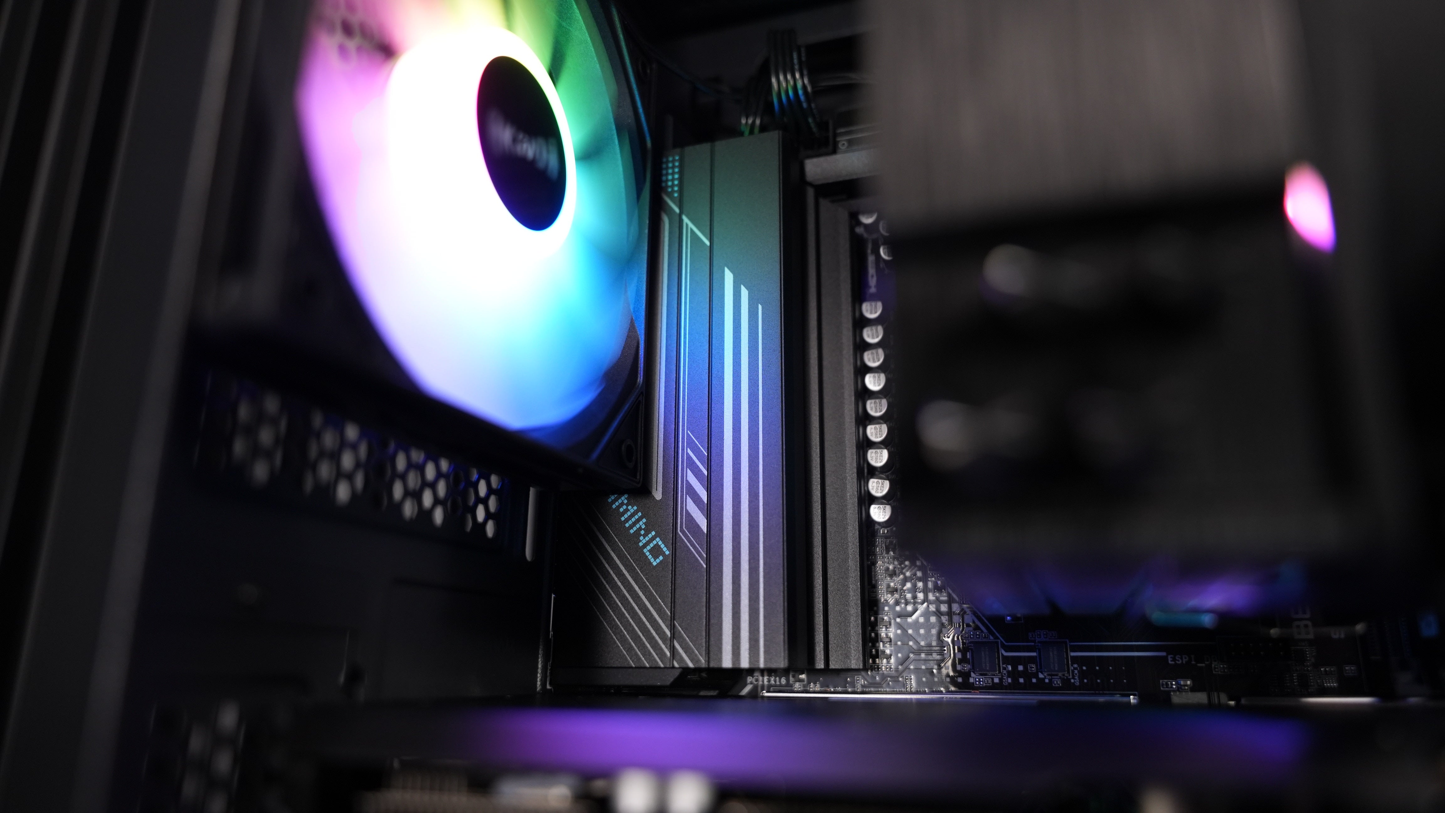 Ryzen 7 9700X + RX 9070 Gaming/Streaming PC