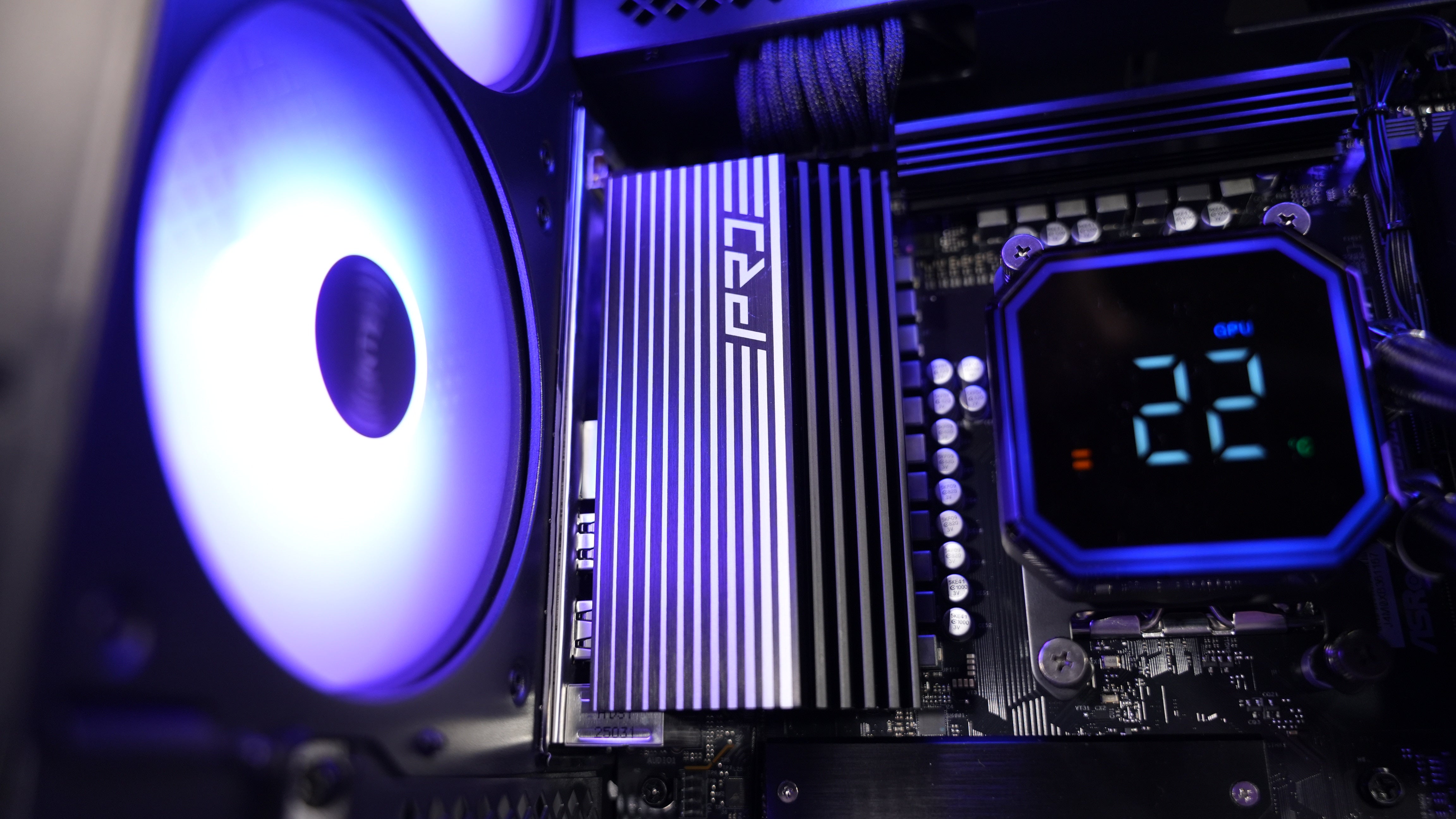 Ryzen 7 7700X + RTX 5070 Gaming/Streaming PC