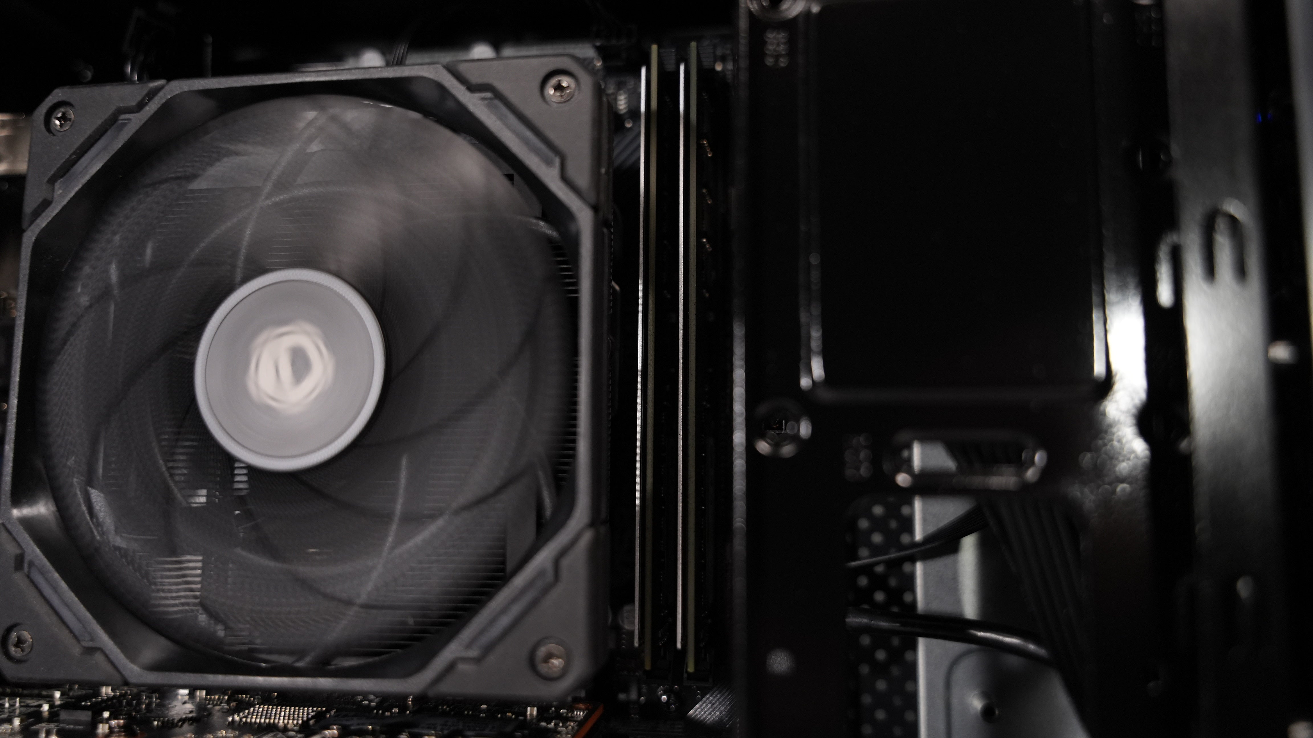 Ryzen 5 5500 + RX 6400 Gaming PC