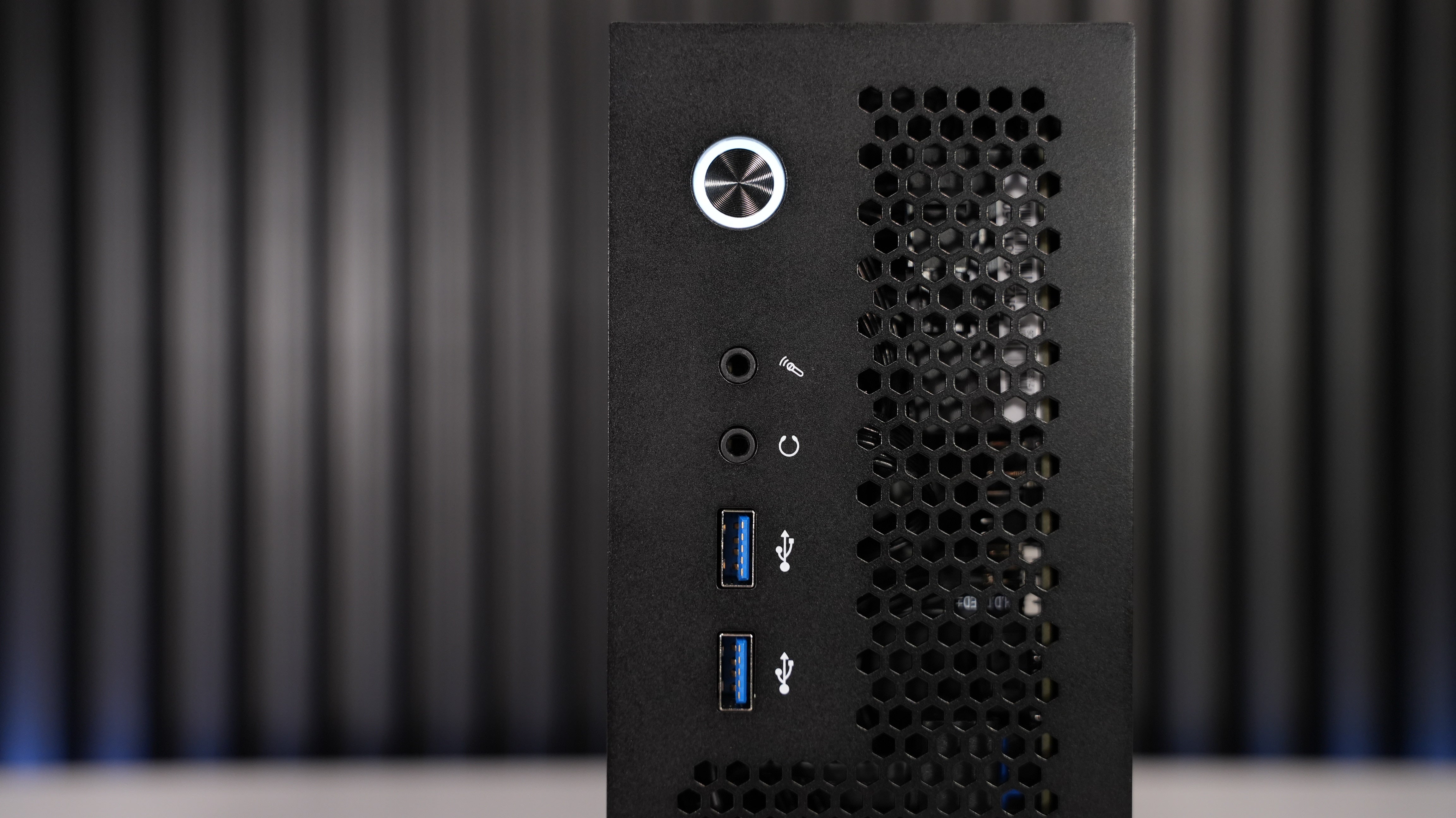 Ryzen 5 8500G Mini Gaming PC