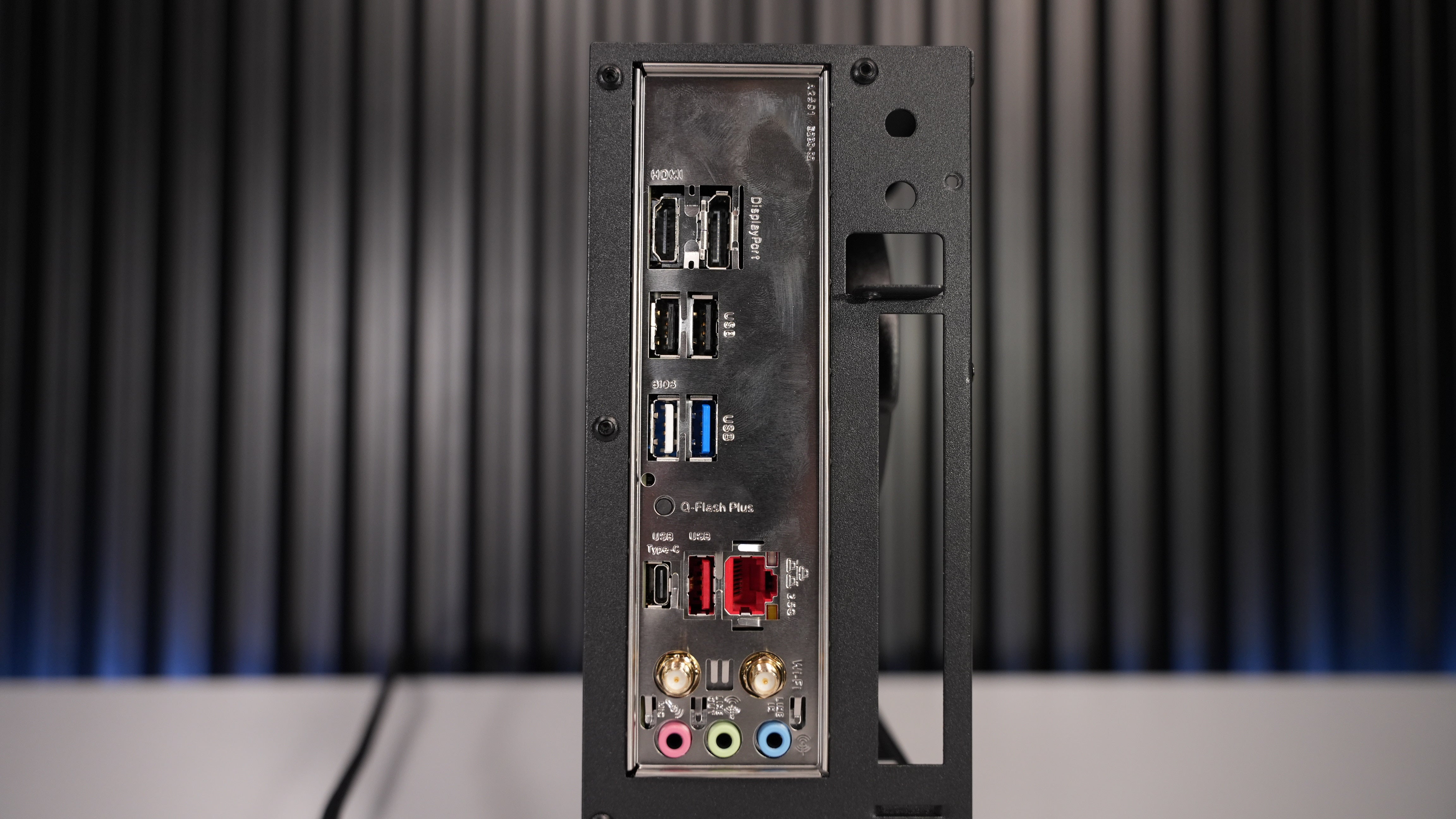 Ryzen 5 8500G Mini Gaming PC