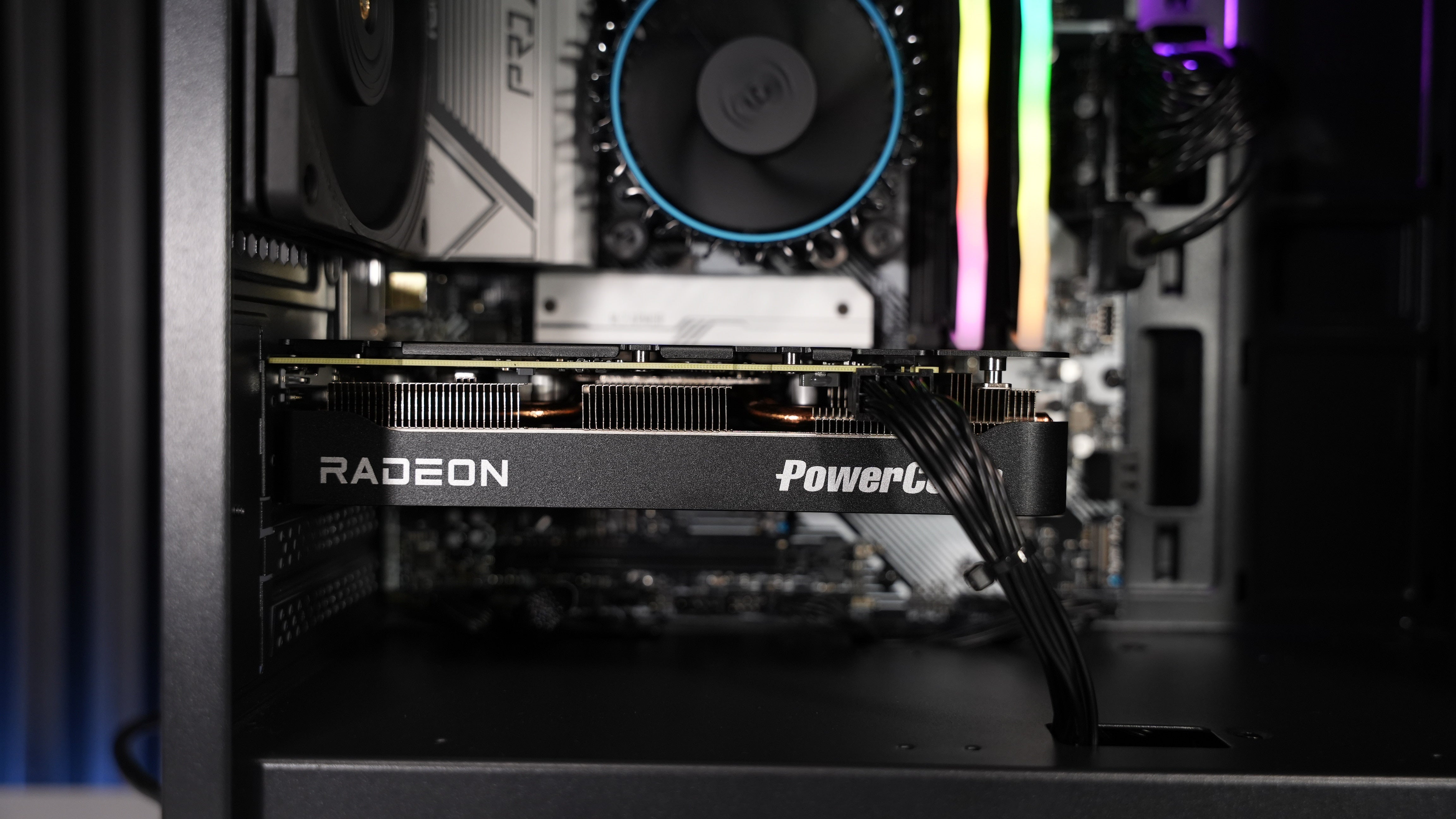 Intel i3 14100F + RX 9060XT Gaming PC