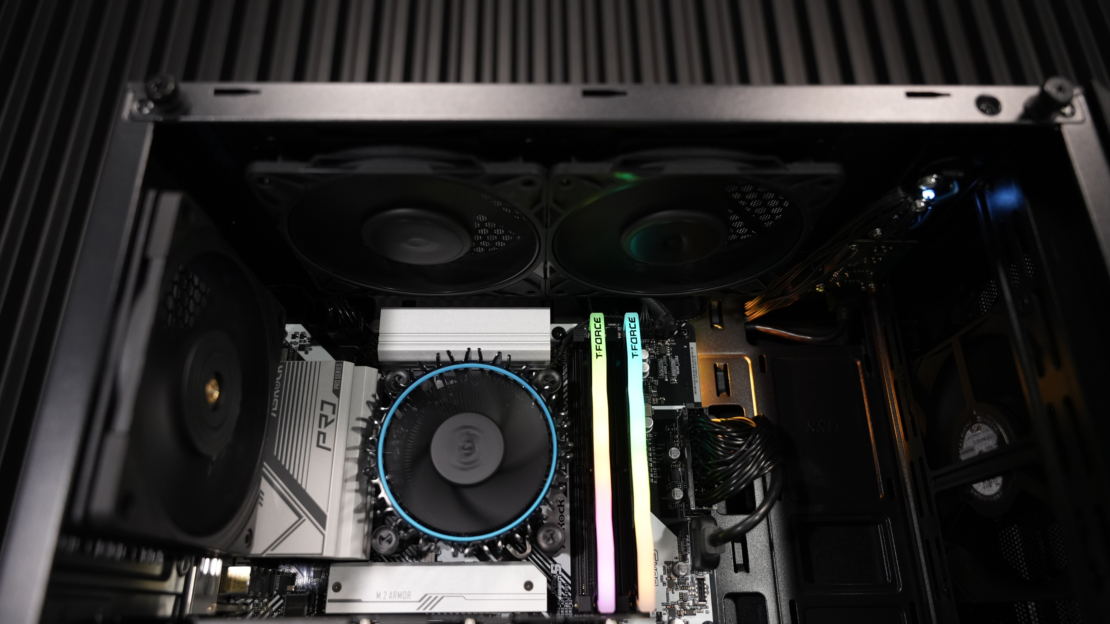 Intel i3 14100F + RX 9060XT Gaming PC