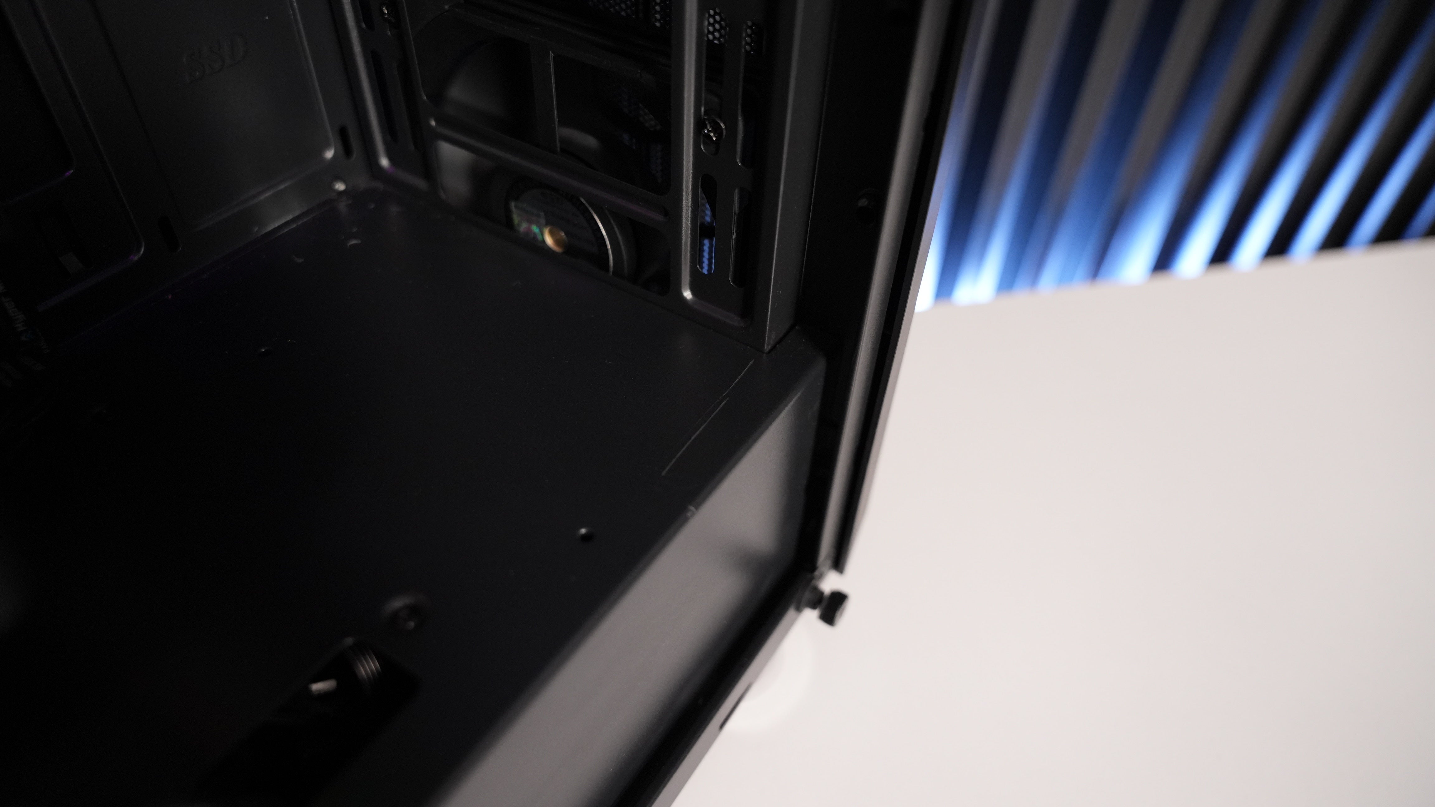 Intel i3 14100F + RX 9060XT Gaming PC