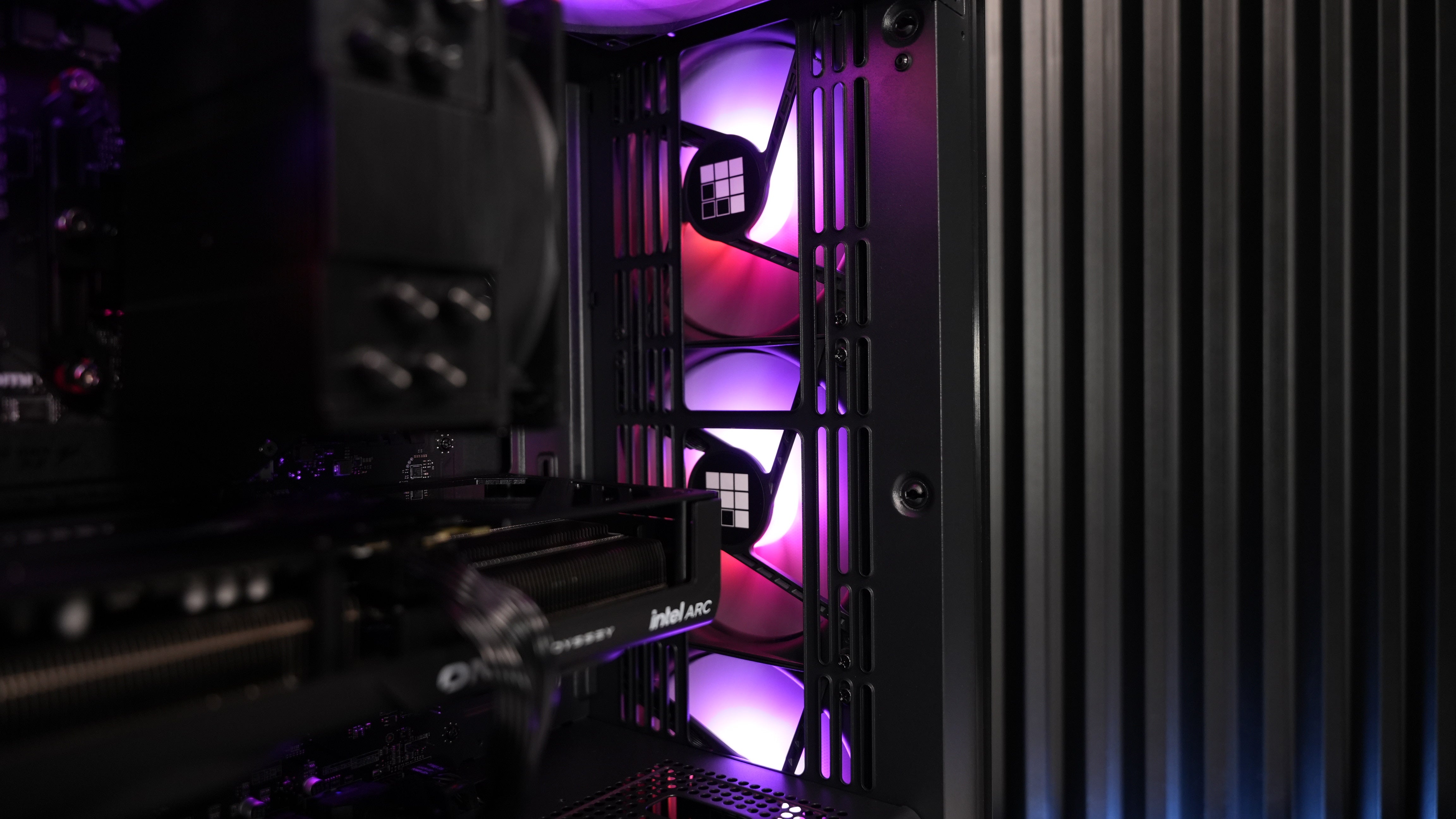 Ryzen 7 5800X + Intel Arc B580 Gaming PC